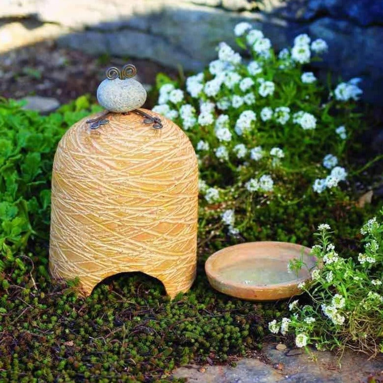Handmade Terra Cotta Toad House for Garden - Natural Clay Frog Shelter with Drainage Hole - Perfect for Outdoor Decoration & Amphibian Habitat in Backyard Gardens