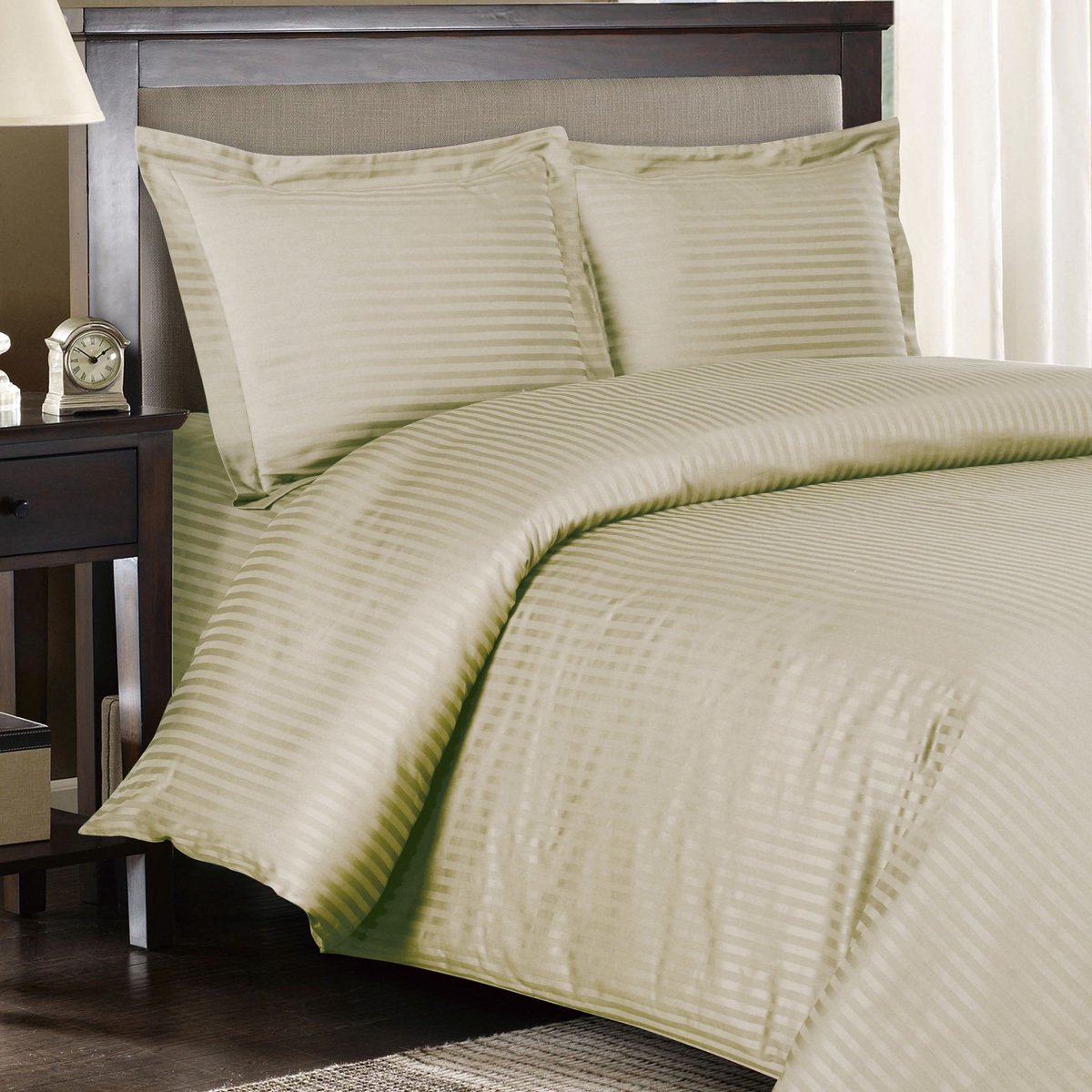 Premium 300 TC Combed Cotton Siberian Goose Down Comforter - Full/Queen/Olympic Queen Size with Damask Cover in Beige-Tan | Ultra Soft & Hypoallergenic Bedding for All-Season Comfort in Master Bedrooms & Guest Rooms