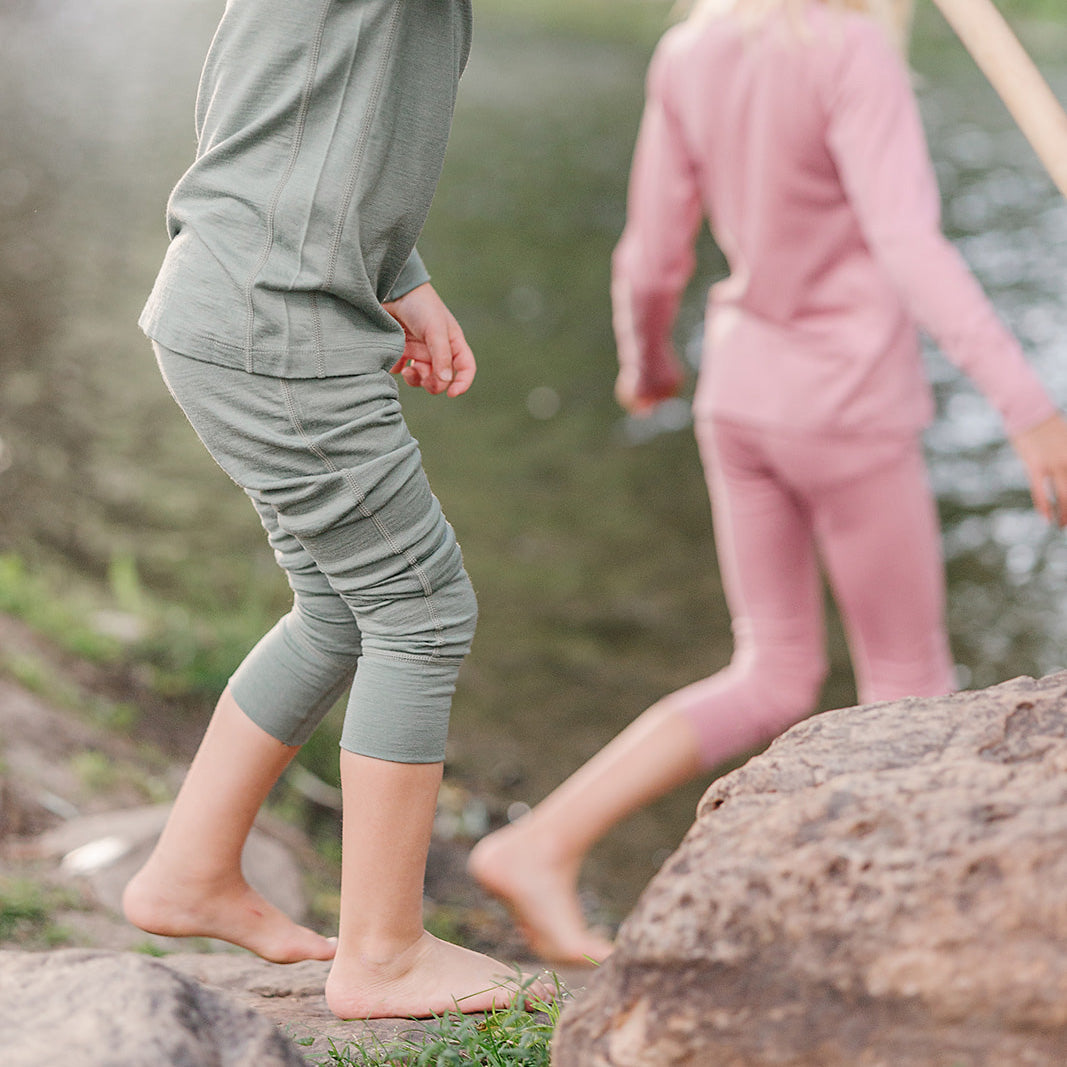 Kids Merino Wool Base Layer & Leggings - Soft Thermal Underwear for Boys & Girls - Sage Green - Perfect for Winter, Skiing & Outdoor Activities