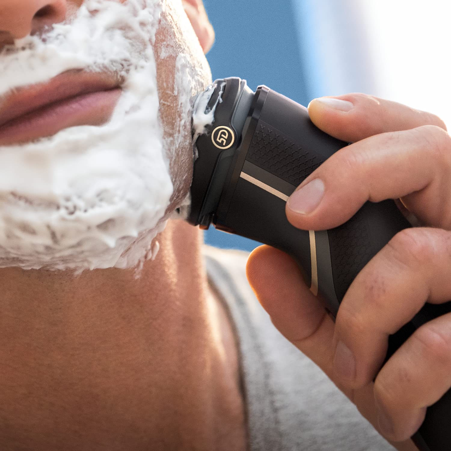 Philips Electric Shaver Noir Gold - 350g Rechargeable Men's Razor for Smooth Shaving at Home & Travel | Perfect Gift for Dad & Husband