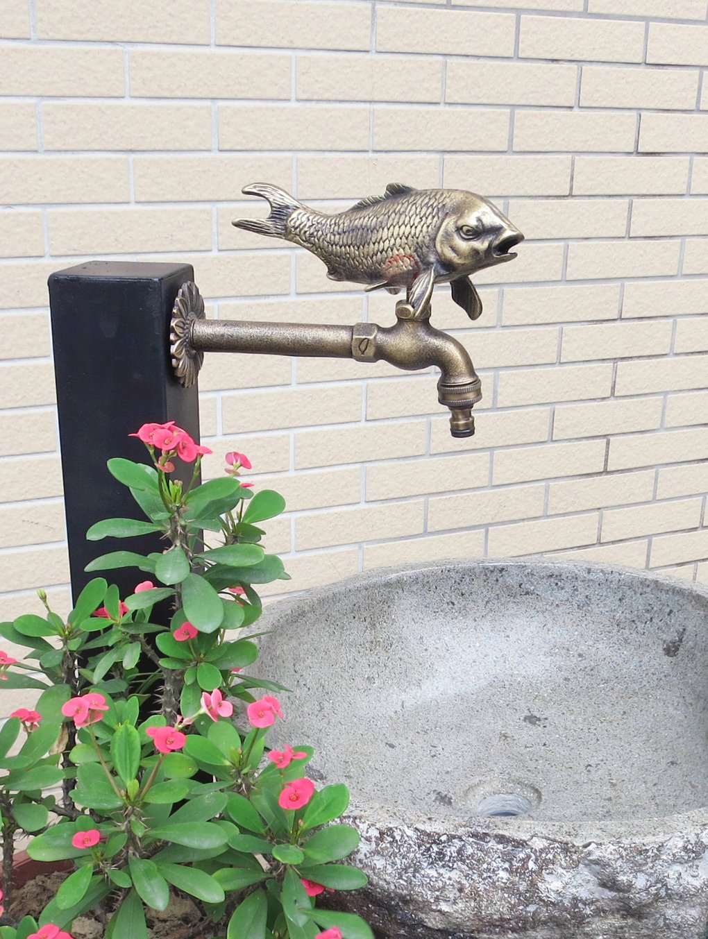 Brass Decorative Fish Garden Outdoor Faucet with Brass Connector - Perfect for Patio, Lawn, and Backyard Watering