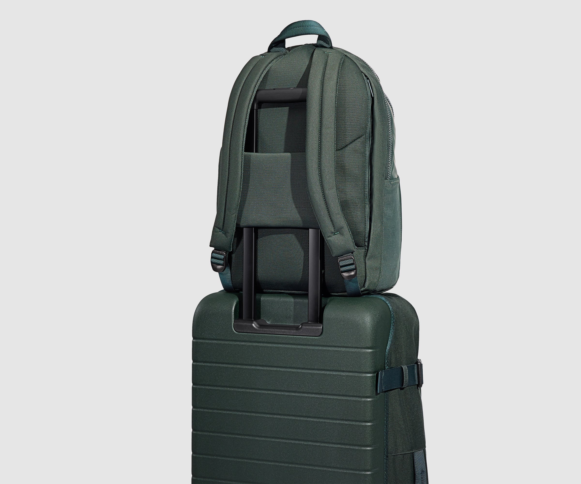 26L Active Backpack in Forest Green - Lightweight Hiking Backpack for Men & Women - Perfect for Outdoor Adventures, Travel & Daily Commute