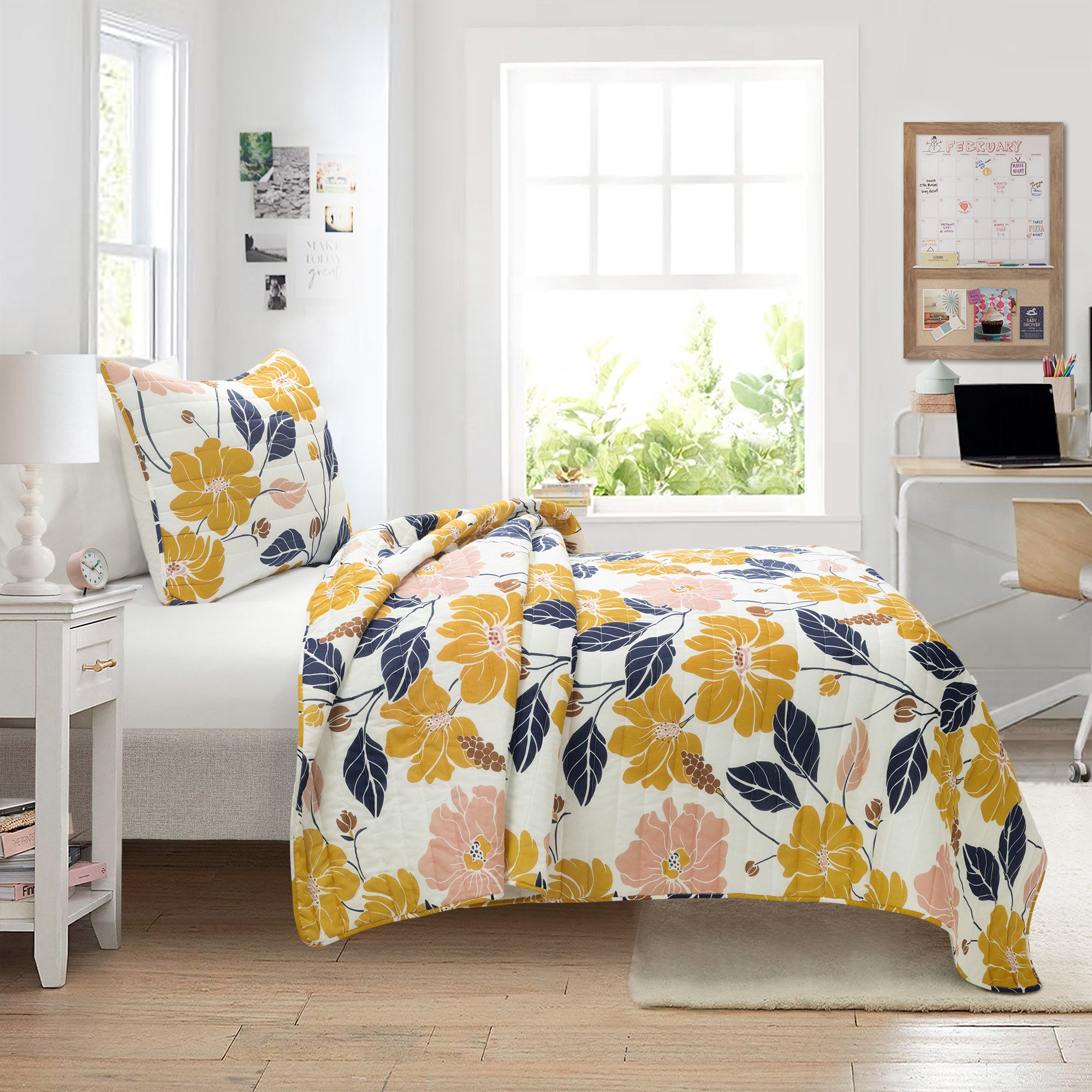Lucia Abstract Floral Cotton Quilt Set - Queen Size Bedding with Matching Pillow Shams - Soft & Breathable Comforter Cover for Cozy Bedroom Decor