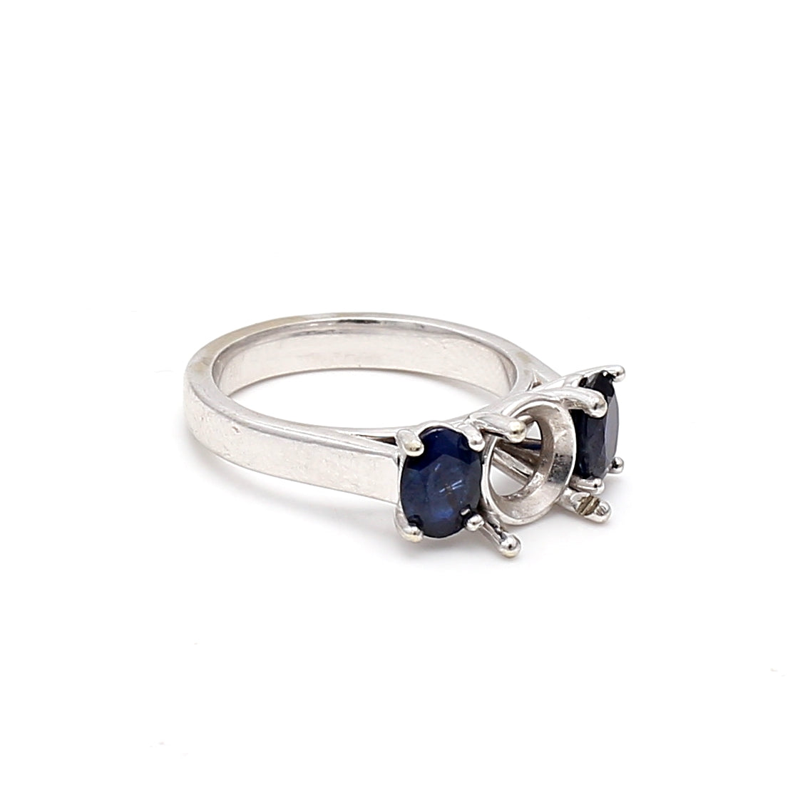 0.80 Carat Oval Sapphire Engagement Ring in 14K White Gold - Perfect for Proposals, Weddings & Anniversary Gifts