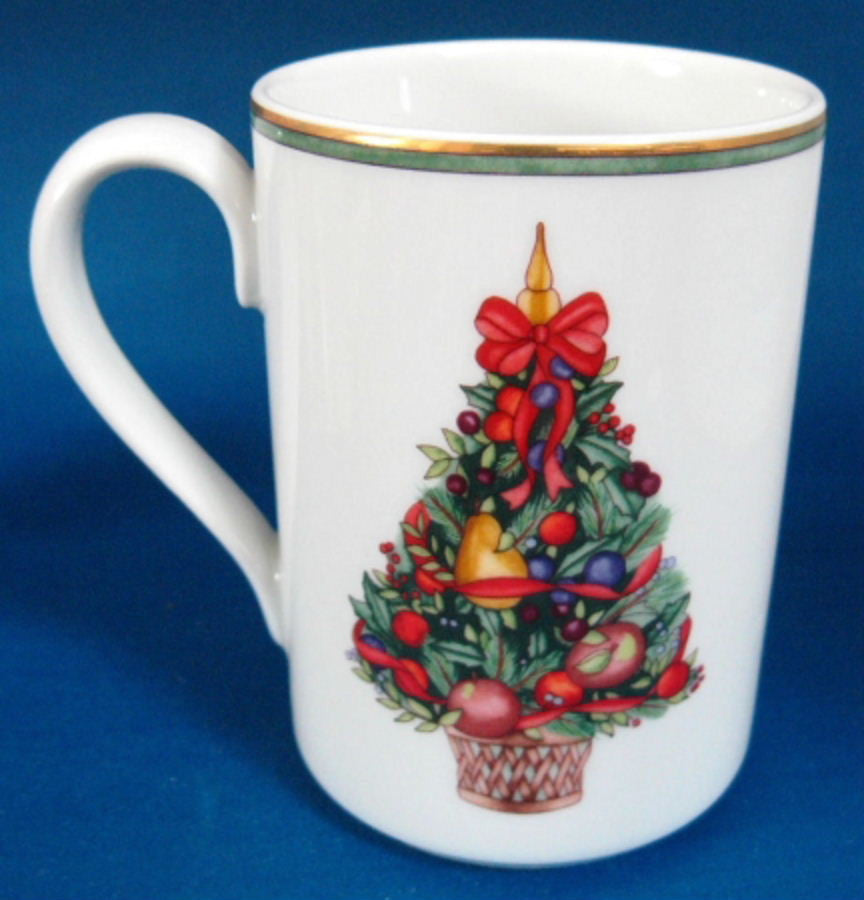 Dansk Nordic Holiday Ceramic Mug with Gold Trim - Christmas Tree & Topiary Fruit Tree Design - Perfect for Holiday Gifts, Coffee & Tea Lovers, Office & Home Decor