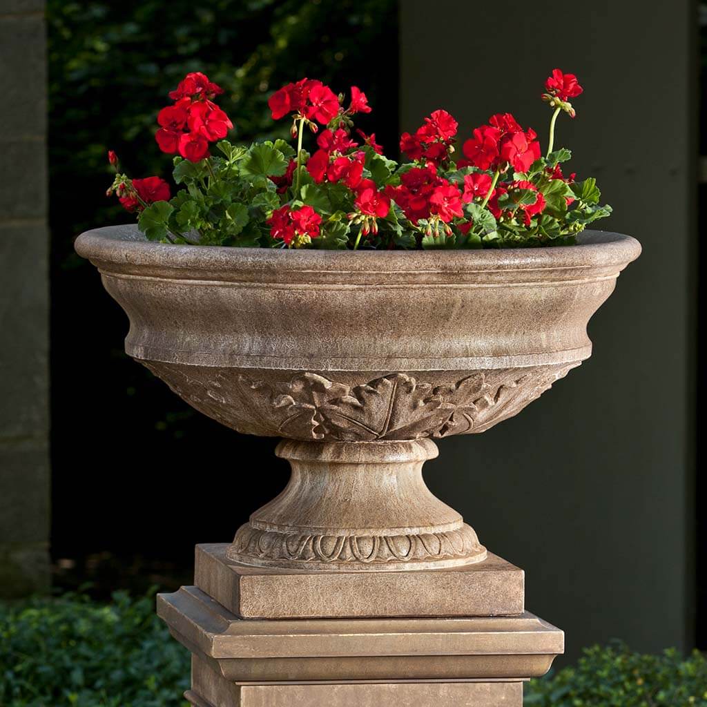 Campania International Coachhouse Urn - Elegant Garden Urn Planter for Outdoor Decor, Patio, and Landscaping | Classic Stone Resin Design for Flowers, Plants, and Home Garden Décor
