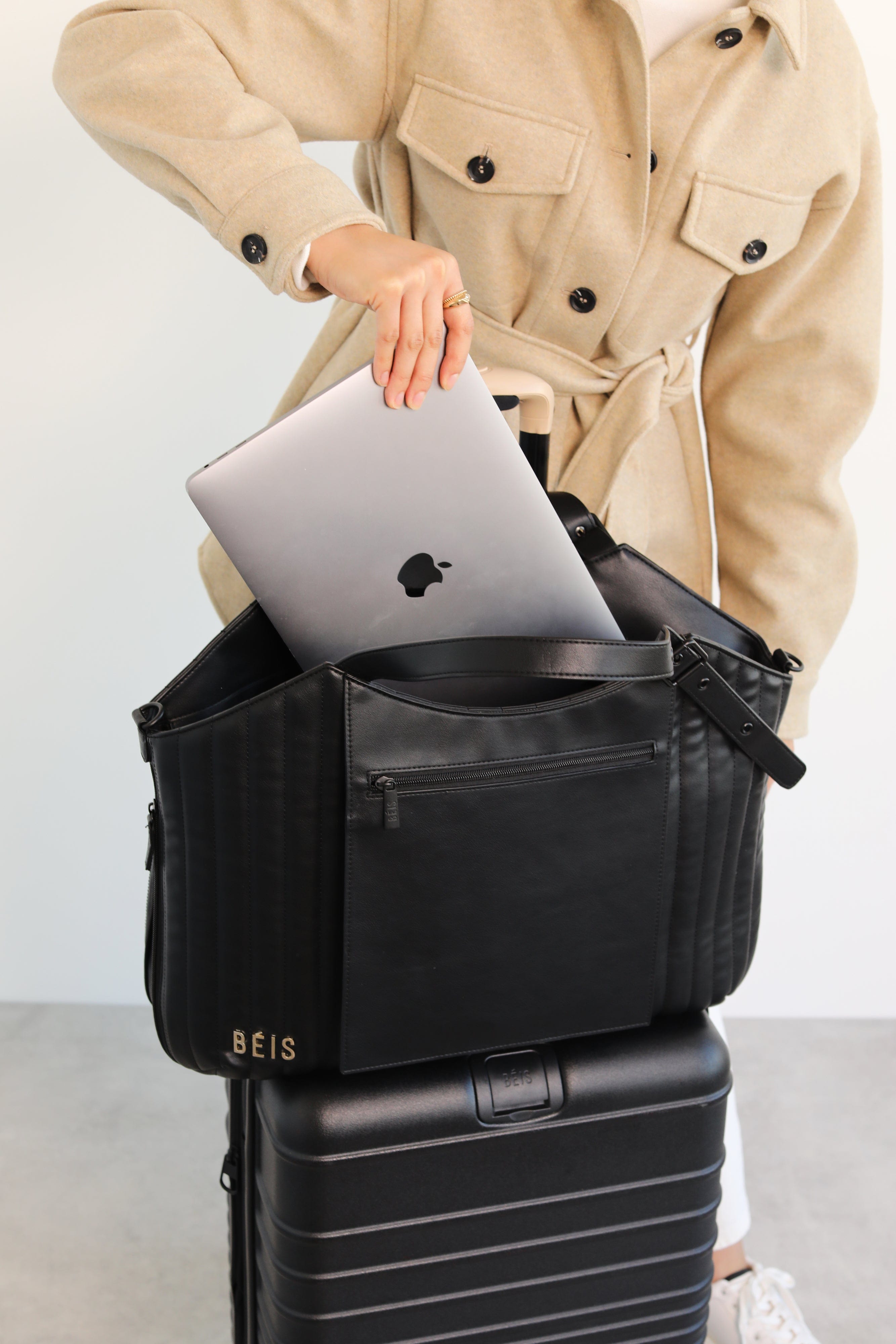 Expandable Overnight Duffle Bag for Travel - Water-Resistant Black Carry-On Luggage for Weekend Trips & Gym Use