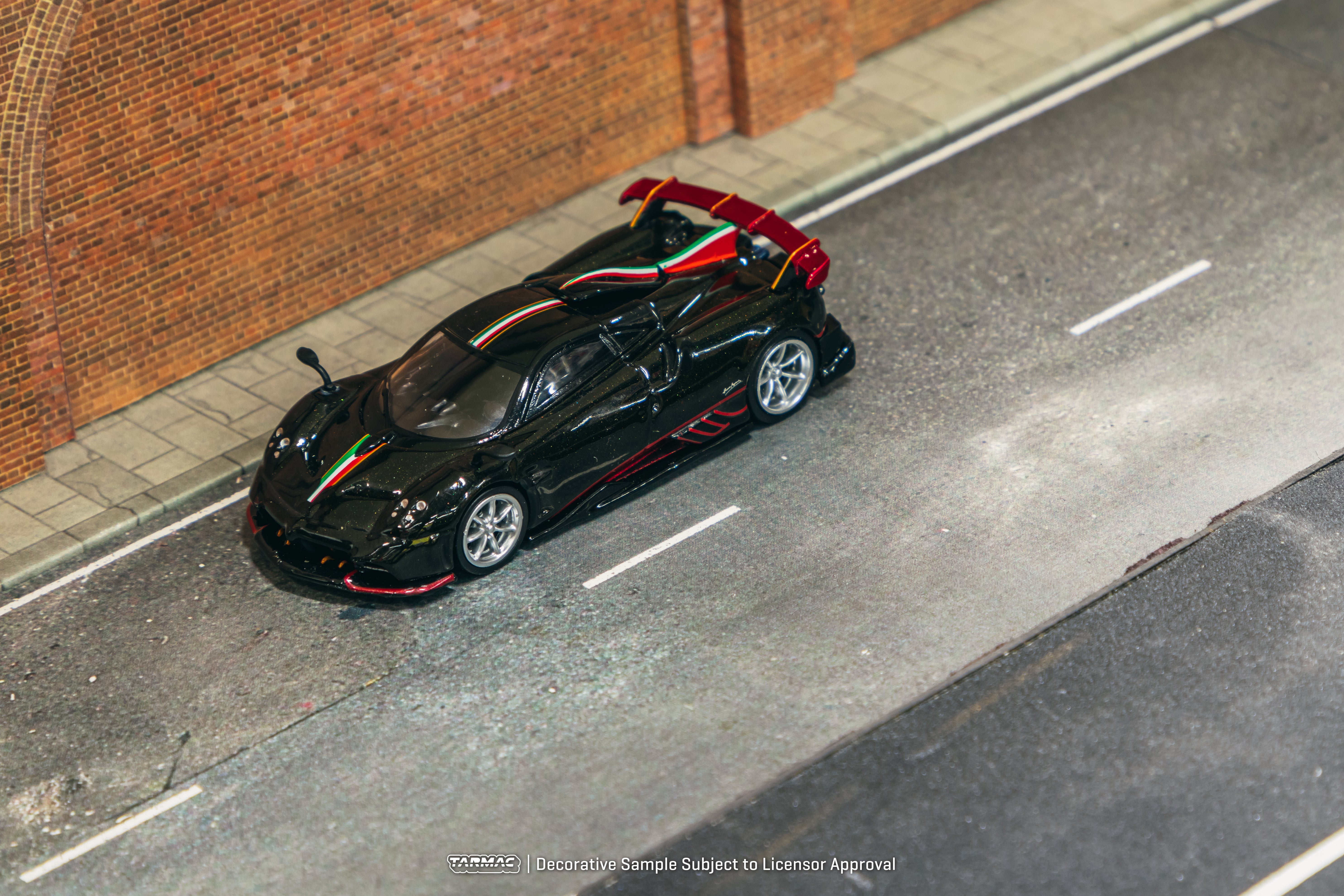 Tarmac Works 1/64 Pagani Imola Nero Oro Diecast Model Car - Premium Collectible Miniature Vehicle for Display & Racing Enthusiasts - Perfect for Home Decor, Office Display & RC Car Racing Scenes