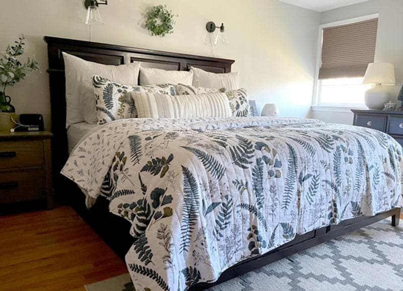 Premium Devonia 100% Cotton All-Over Print Quilt 3-Piece Bedding Set - Soft Breathable Comforters for Bedroom, Guest Room & Dorm Decor