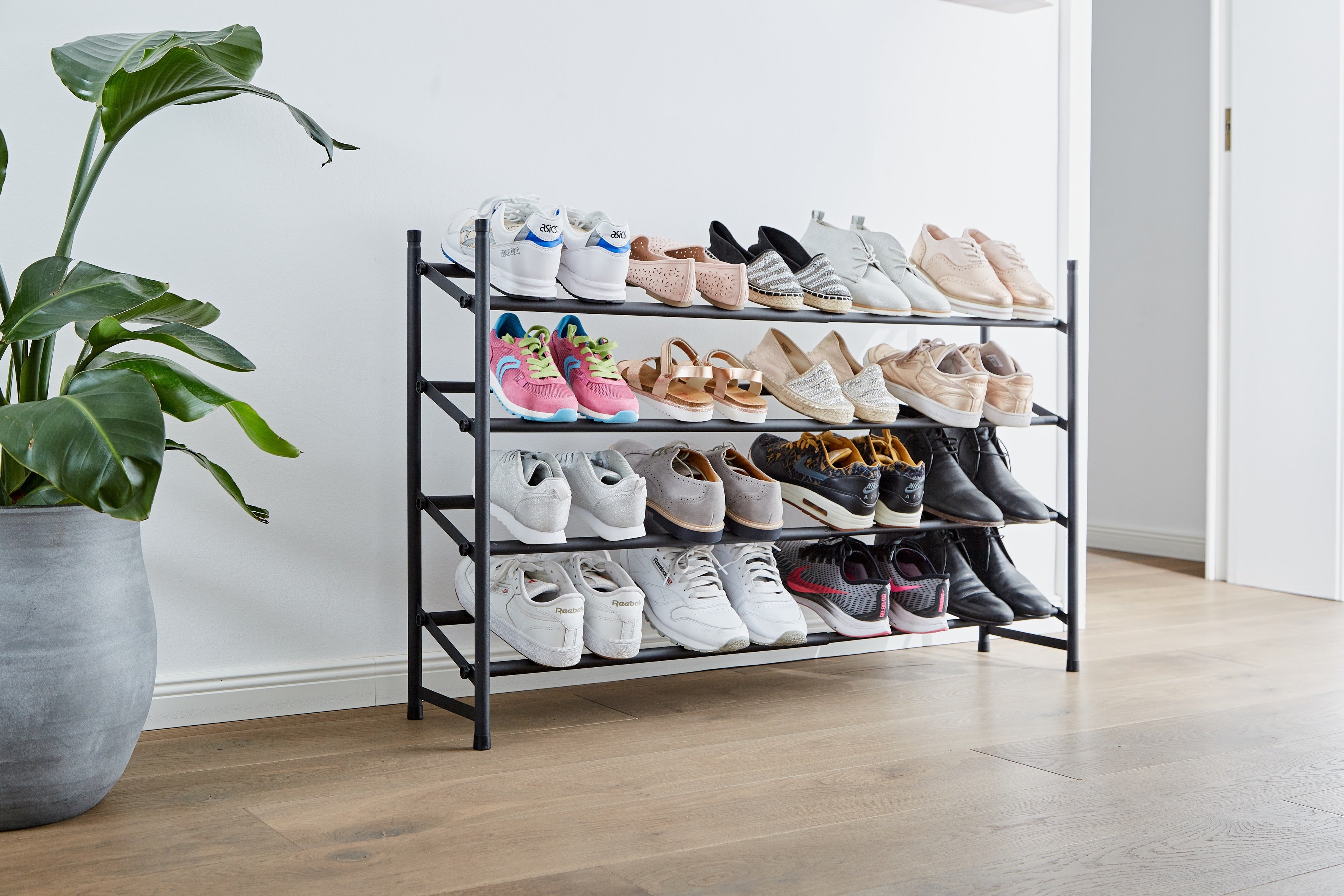 Expandable Shoe Rack for Closet - Space Saving Shoe Organizer with Adjustable Width (Multiple Sizes) - Perfect for Entryway, Bedroom & Small Spaces