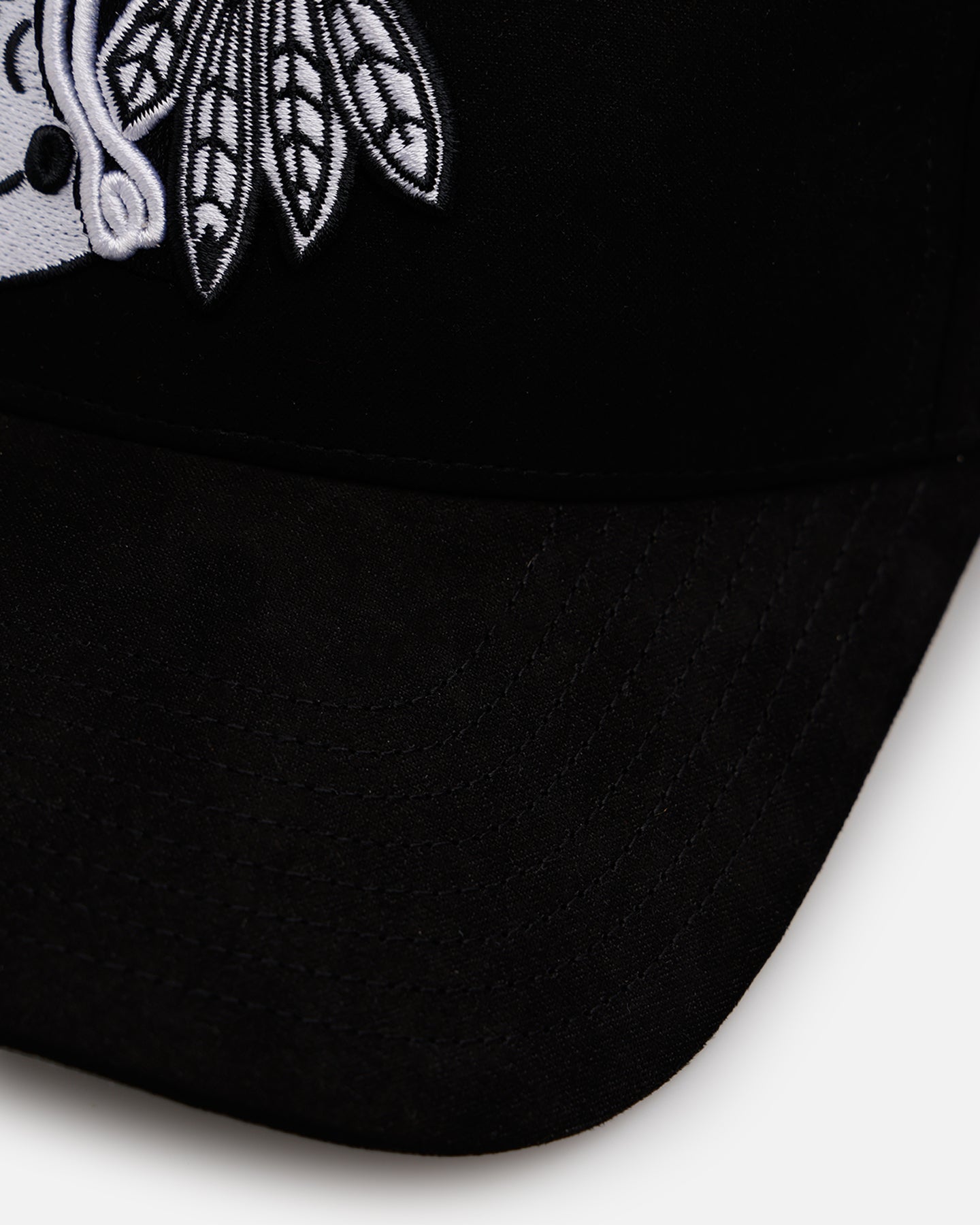 47 Brand Chicago Blackhawks Ultrasuede 47 MVP Adjustable Strapback Hat - Black & White - Official NHL Licensed Cap for Men & Women - Perfect for Game Day, Sports Events & Casual Wear