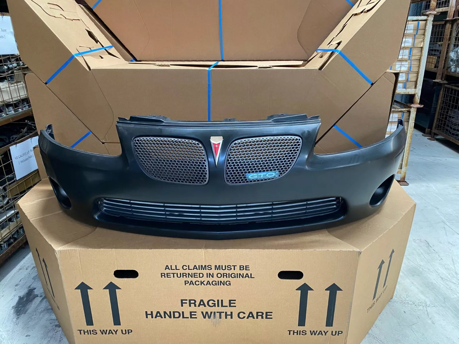 Genuine GTO Pontiac 2004-2006 Front Bumper Grille & Emblem Assembly - Perfect for Restoration & Car Shows