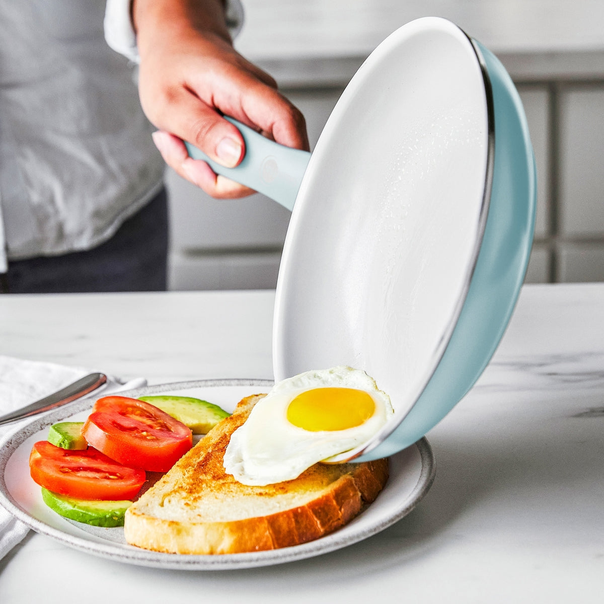 Dover Ceramic Nonstick 8-Inch Frying Pan with Spatula - Blue Haze | Non-Toxic & PFOA-Free Cookware for Healthy Cooking | Perfect for Eggs, Pancakes & Stir-Fry