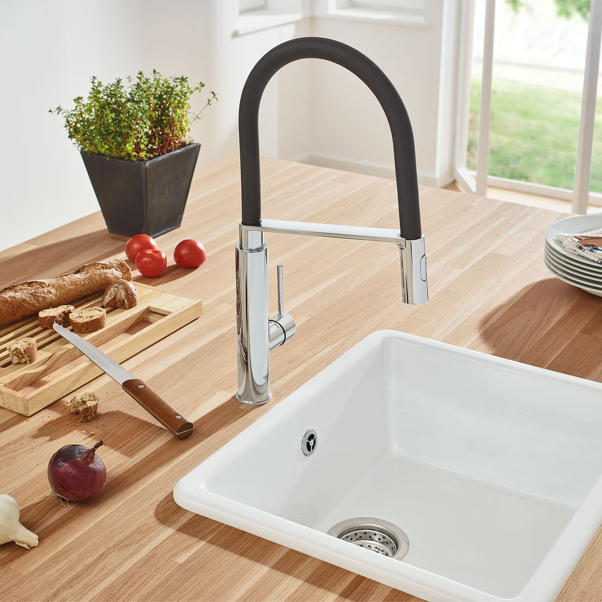 GROWE 31492000 Concetto Semi-Pro Kitchen Faucet with Pull-Out Sprayer, Chrome Finish - Perfect for Modern Kitchens & Easy Dishwashing
