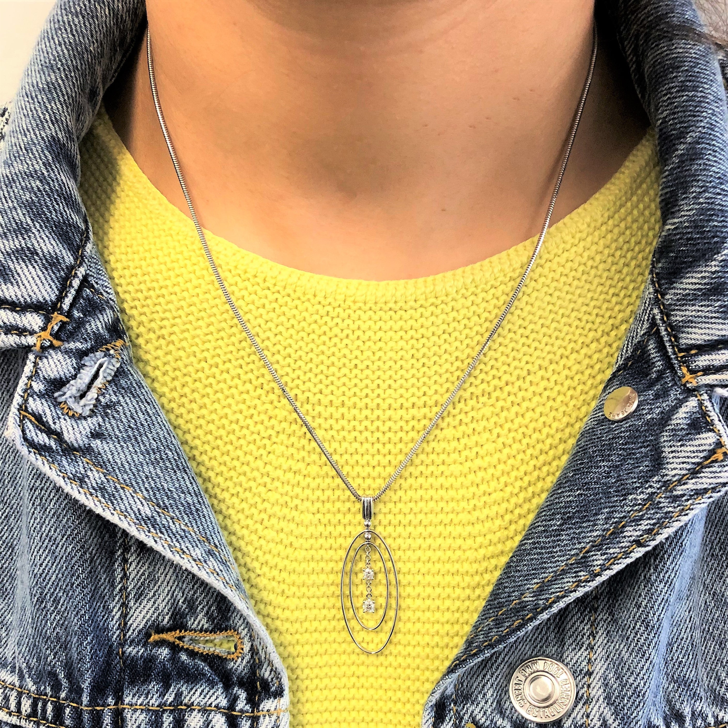 0.20ctw Diamond Double Oval Pendant Necklace in 18K Gold - Elegant Jewelry Gift for Women, Perfect for Weddings, Anniversaries & Special Occasions