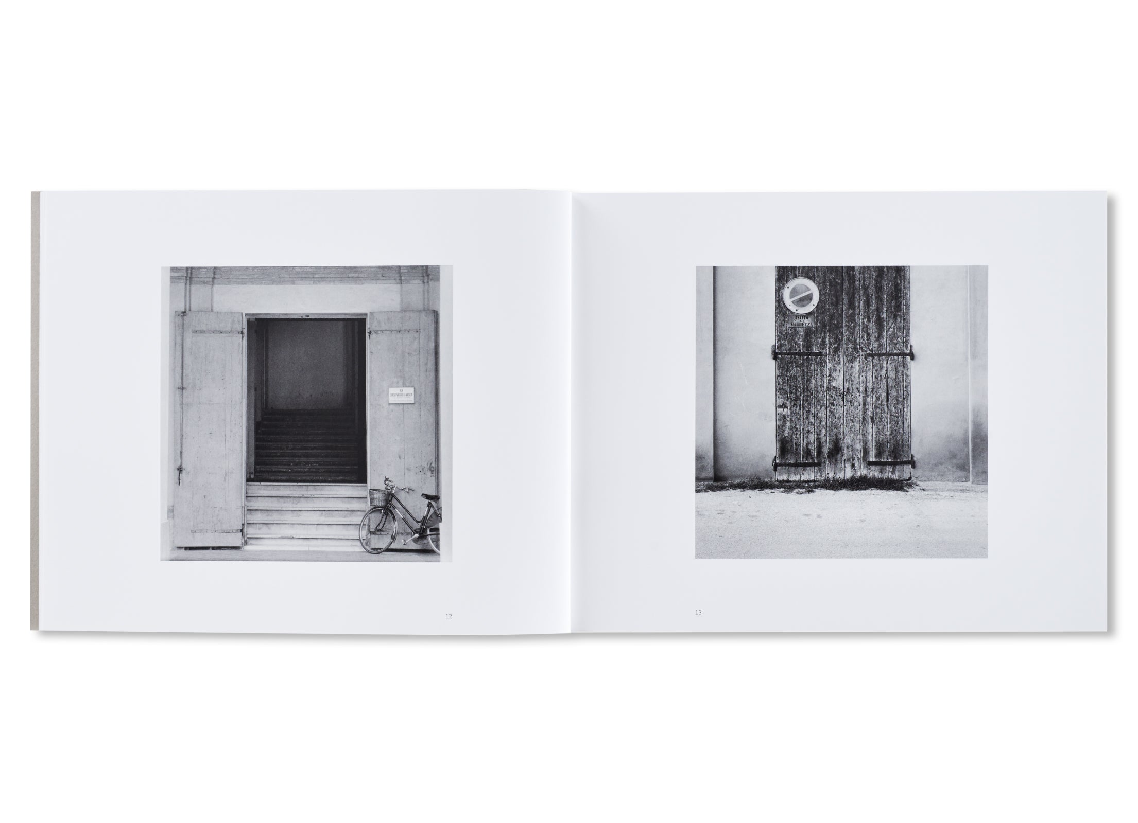 PER STRADA by Guido Guidi [SIGNED] - Limited Edition Photography Book for Collectors & Art Enthusiasts | Perfect for Home Decor, Coffee Table Display & Gift Giving