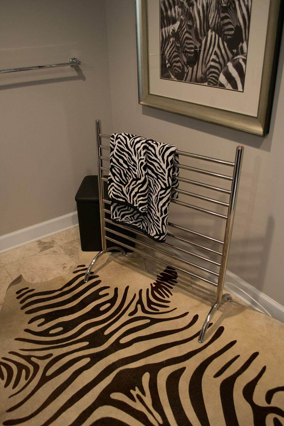Amba 33 Solo 33 Plug-in Freestanding Towel Warmer - 33W x 38H - Perfect for Bathrooms, Spas & Luxury Home Heating