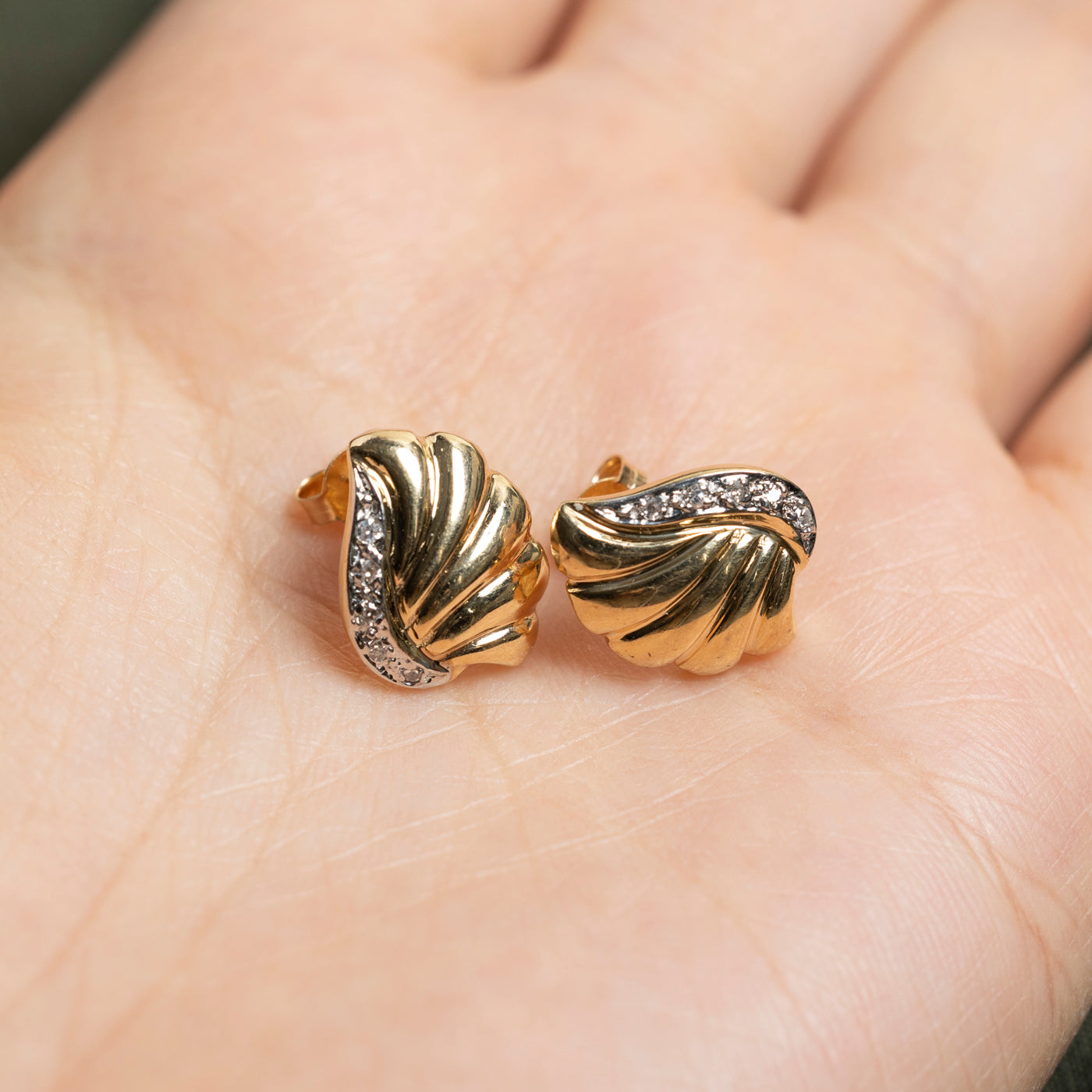 14K Gold Diamond Shell Design Stud Earrings - 0.10ctw Natural Diamonds | Elegant Jewelry for Women, Perfect Gift for Birthday, Anniversary & Special Occasions