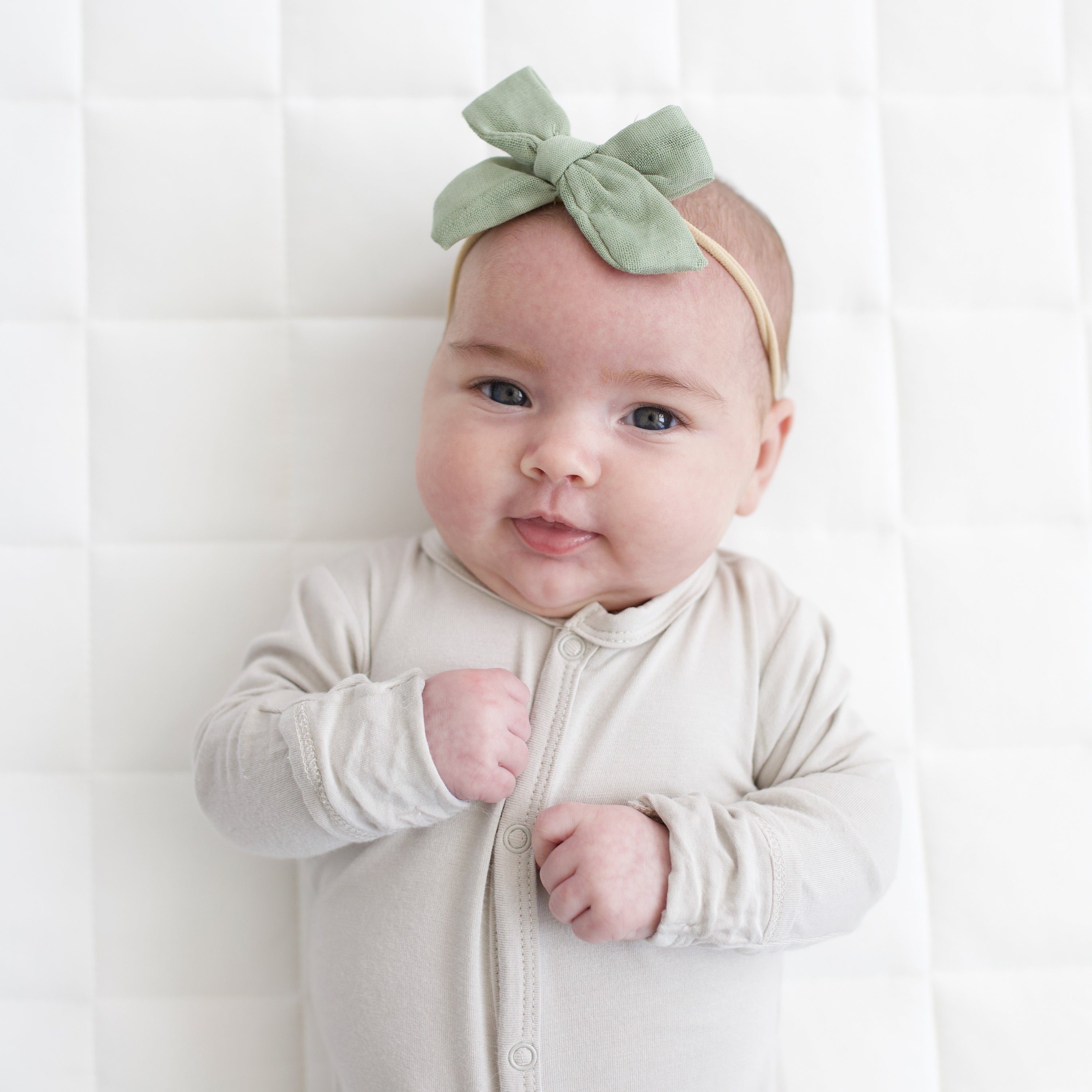 Organic Bamboo Muslin Medium Hair Bow with Jojoba Oil - Perfect for Baby Girls, Toddlers & Kids Hair Accessories - Ideal for Parties, Photoshoots & Everyday Wear