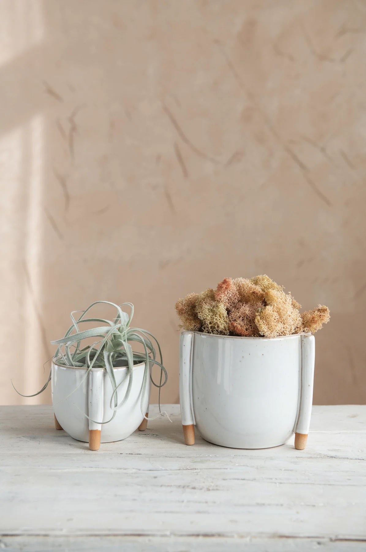 Handmade Stoneware Footed Planter - Elegant Indoor/Outdoor Plant Pot with Drainage Hole - Perfect for Succulents, Herbs & Home Decor - Ideal for Living Room, Patio & Garden Decorations