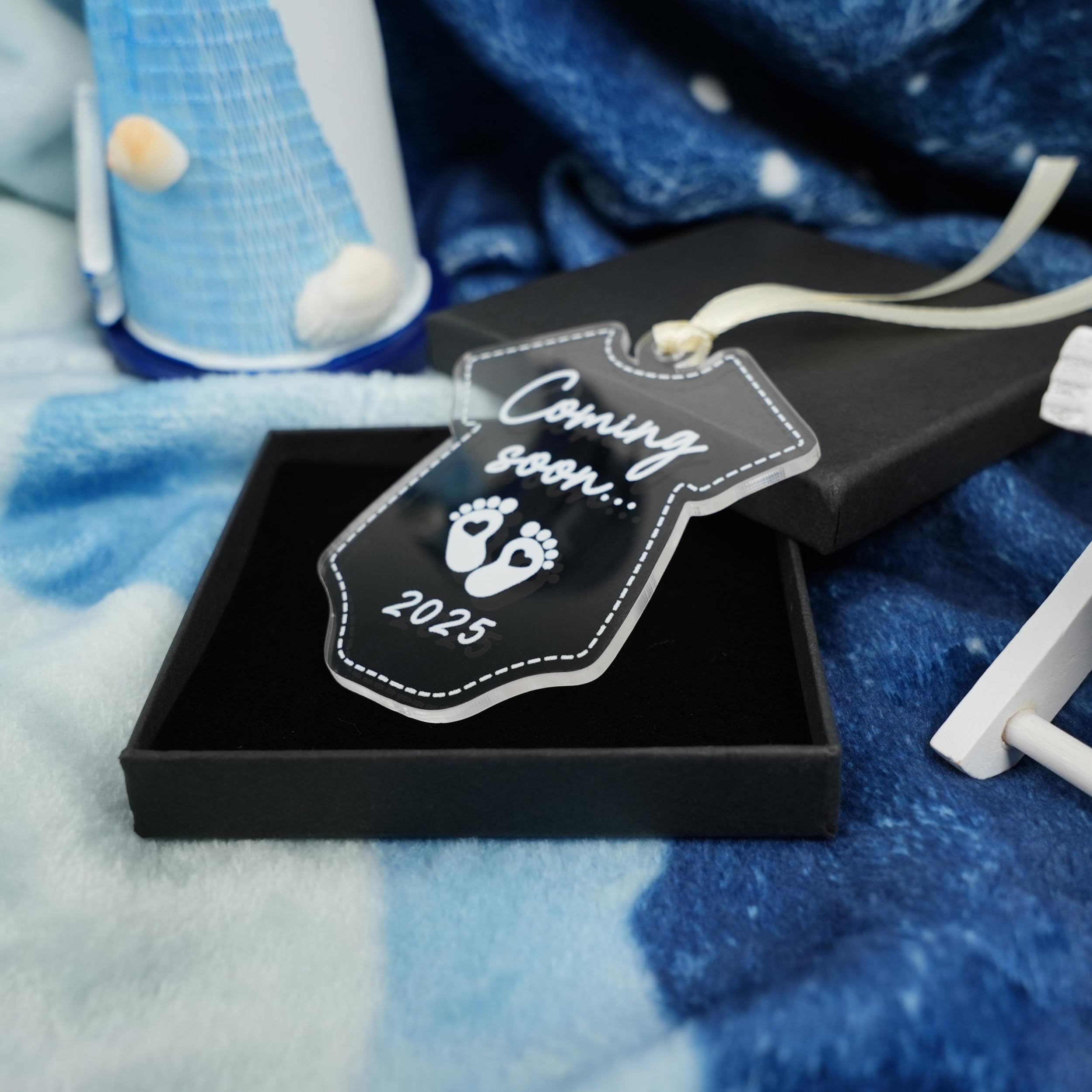 2025 Baby Announcement Acrylic Ornament - Pregnancy Keepsake for Expecting Parents, Grandparents & Family - Perfect for Gender Reveal, Baby Shower & Nursery Decor