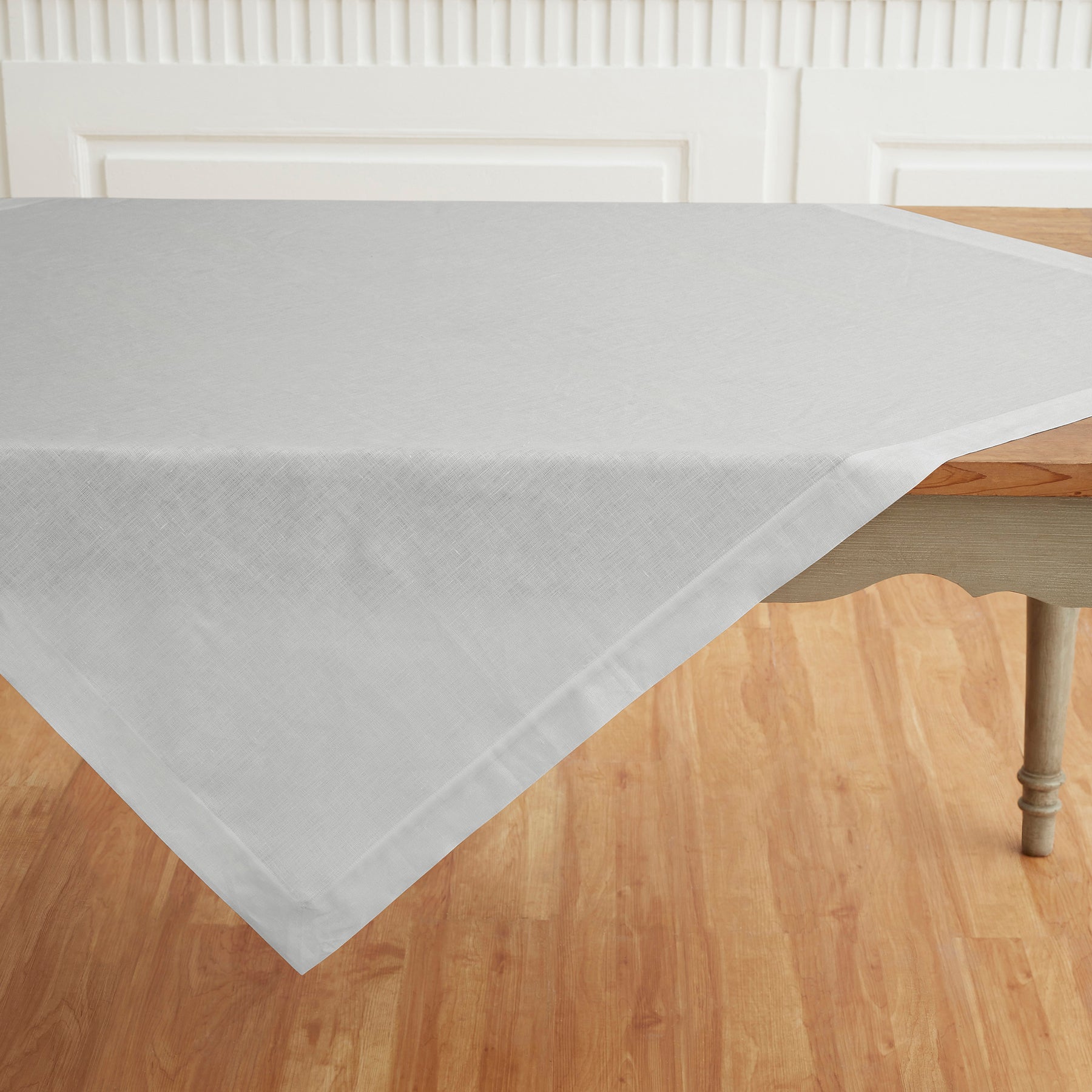 Fete Table Throw - Elegant & Durable Table Cover for Parties, Weddings & Events | Perfect for Indoor & Outdoor Celebrations