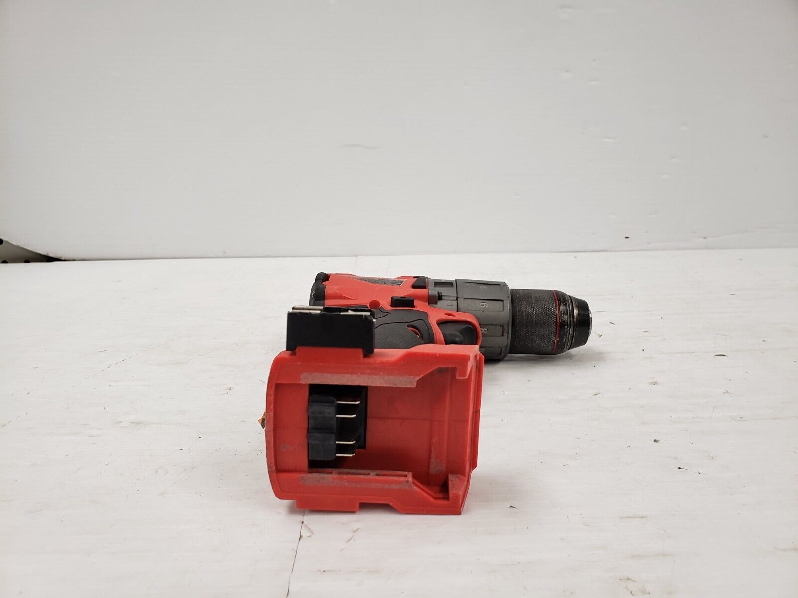Milwaukee 280420 Hammer Drill - Powerful Corded Drill for Heavy-Duty Construction, Woodworking & Metal Drilling - Perfect for DIY Projects, Home Renovation & Professional Use