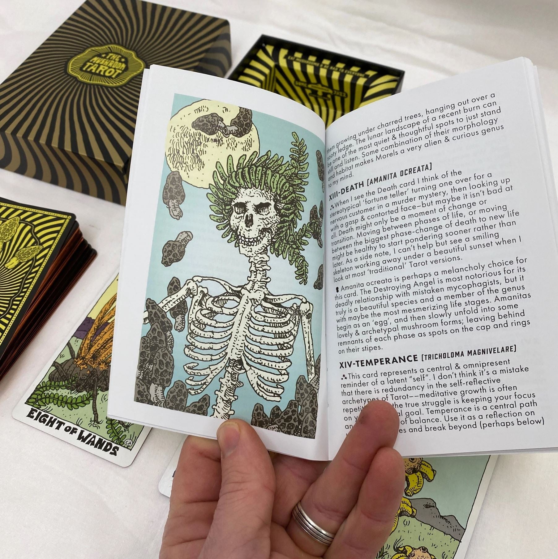 The Mushroom Tarot Deck - Unique Botanical Tarot Cards for Divination, Spiritual Guidance & Meditation - Perfect for Psychic Readings, Witchcraft & Gift Giving