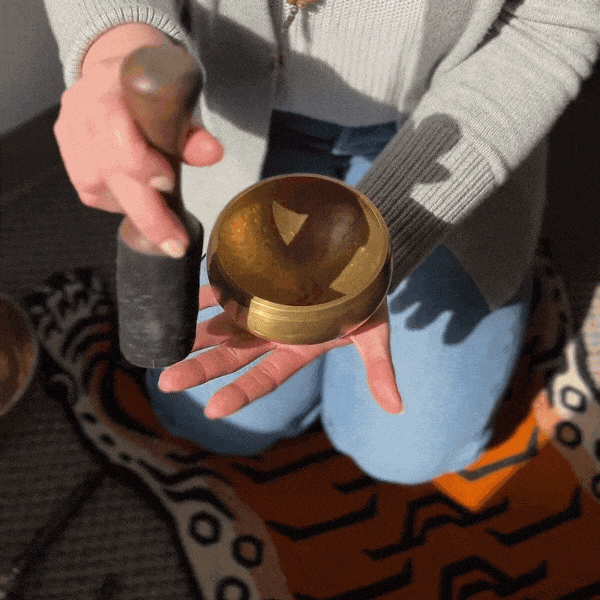 Authentic Hand-Hammered Tibetan Singing Bowl Set for Meditation, Yoga & Sound Healing - Premium Quality Metal Chakra Bowl with Wooden Mallet and Cushion