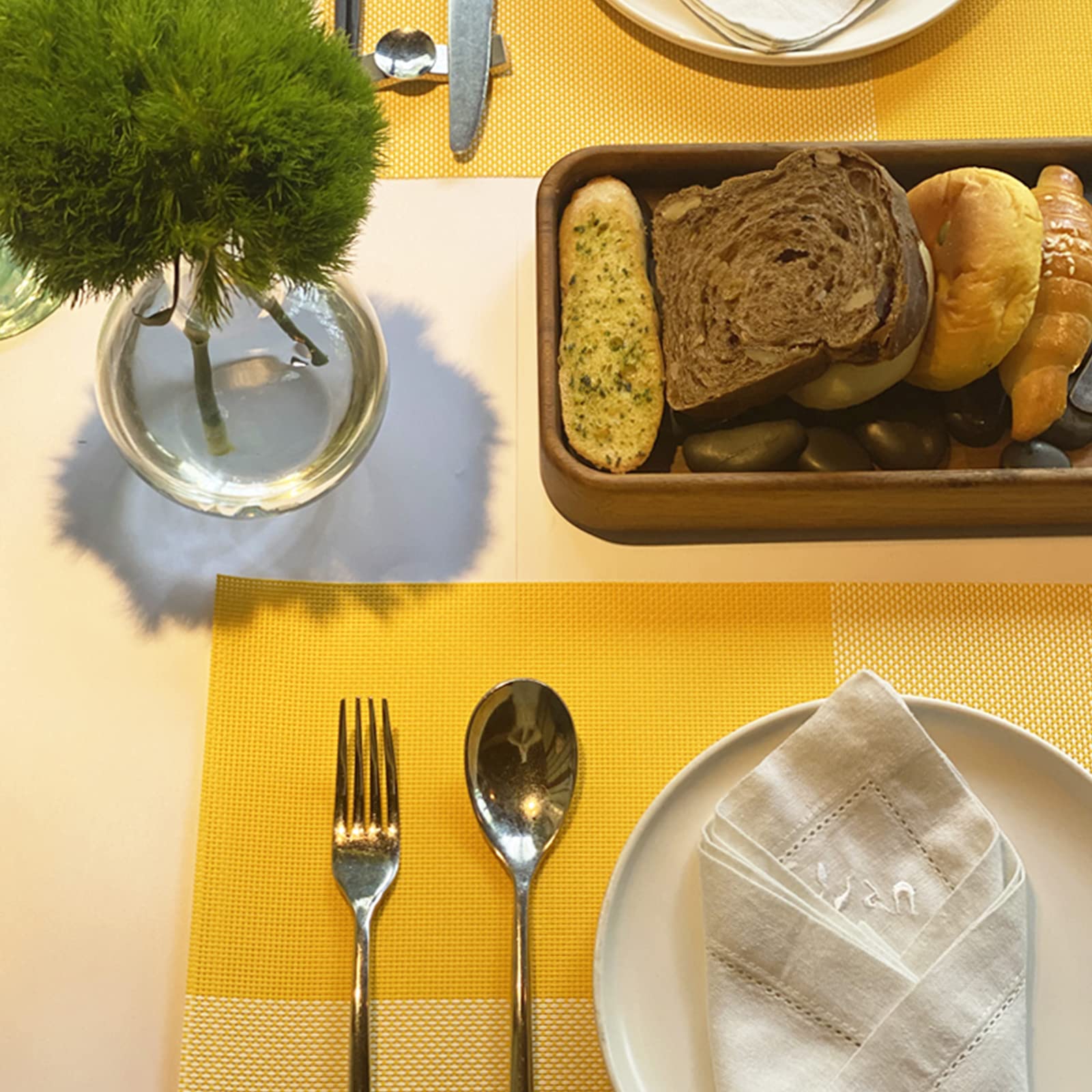 6-Pack PVC Heat-Resistant Placemats Set - Double Sided Washable Kitchen Table Mats, Easy to Clean Dining Table Protectors for Home, Restaurant & Office Use (Beige & Yellow)