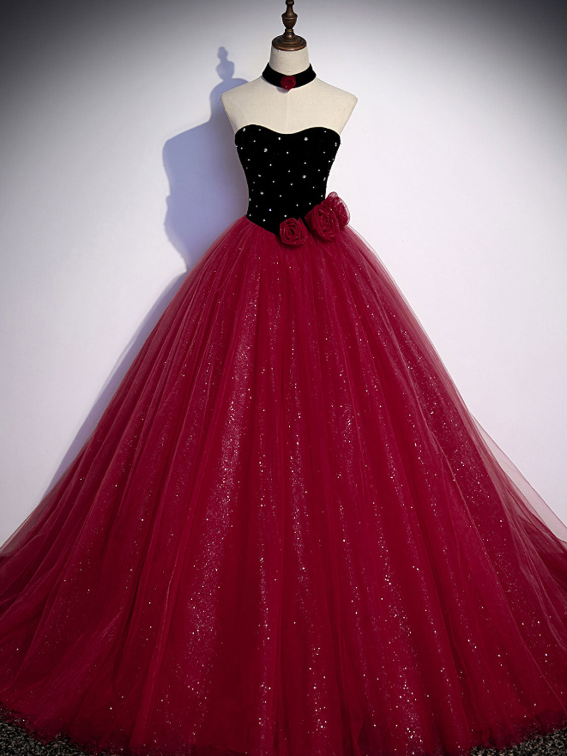 Elegant Burgundy Tulle Long Prom Dress - A-Line Formal Gown for Graduation, Homecoming & Special Occasions | Perfect for Evening Dances, Parties & Red Carpet Events