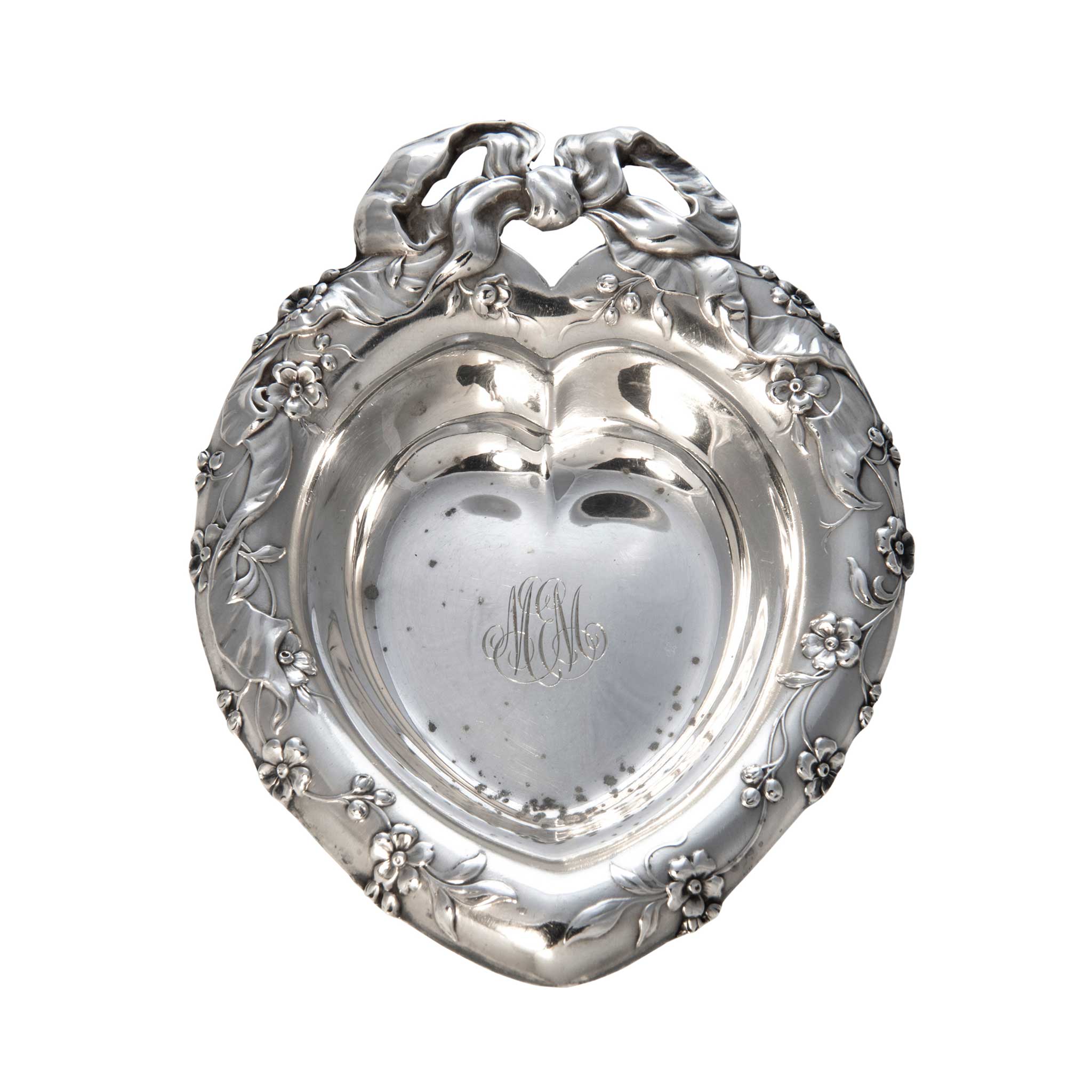Vintage Engraved Sterling Silver Repoussé Heart Dish - Antique Style Decorative Tray for Jewelry, Candles & Home Decor - Perfect for Valentine's Day Gifts & Romantic Table Settings