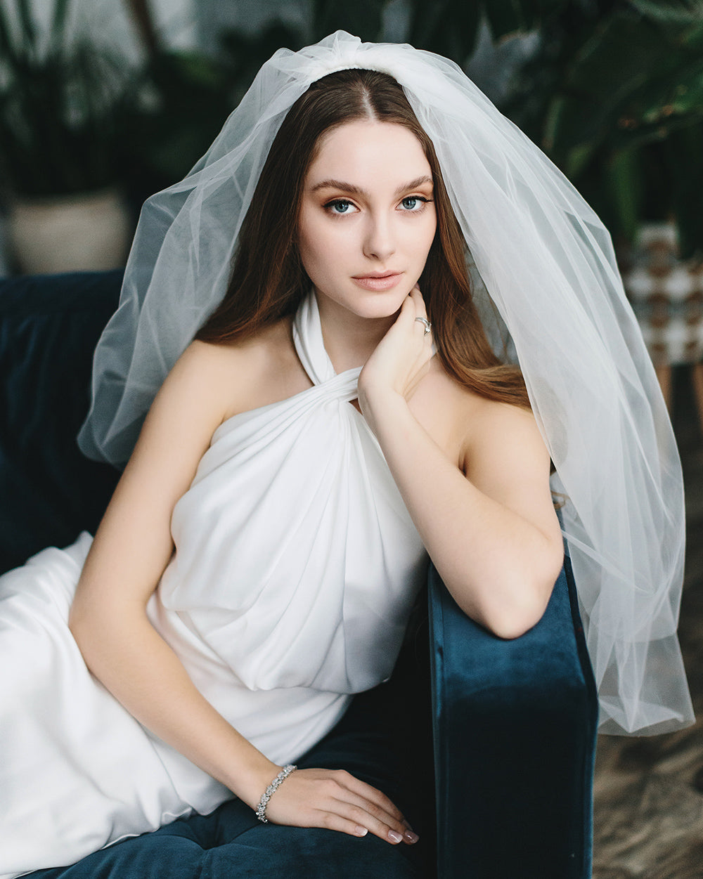 2 Layer Cut Edge Wedding Veil - Elegant Bridal Accessory for Ceremony & Photography | Perfect for Church Weddings, Outdoor Vows & Romantic Portraits