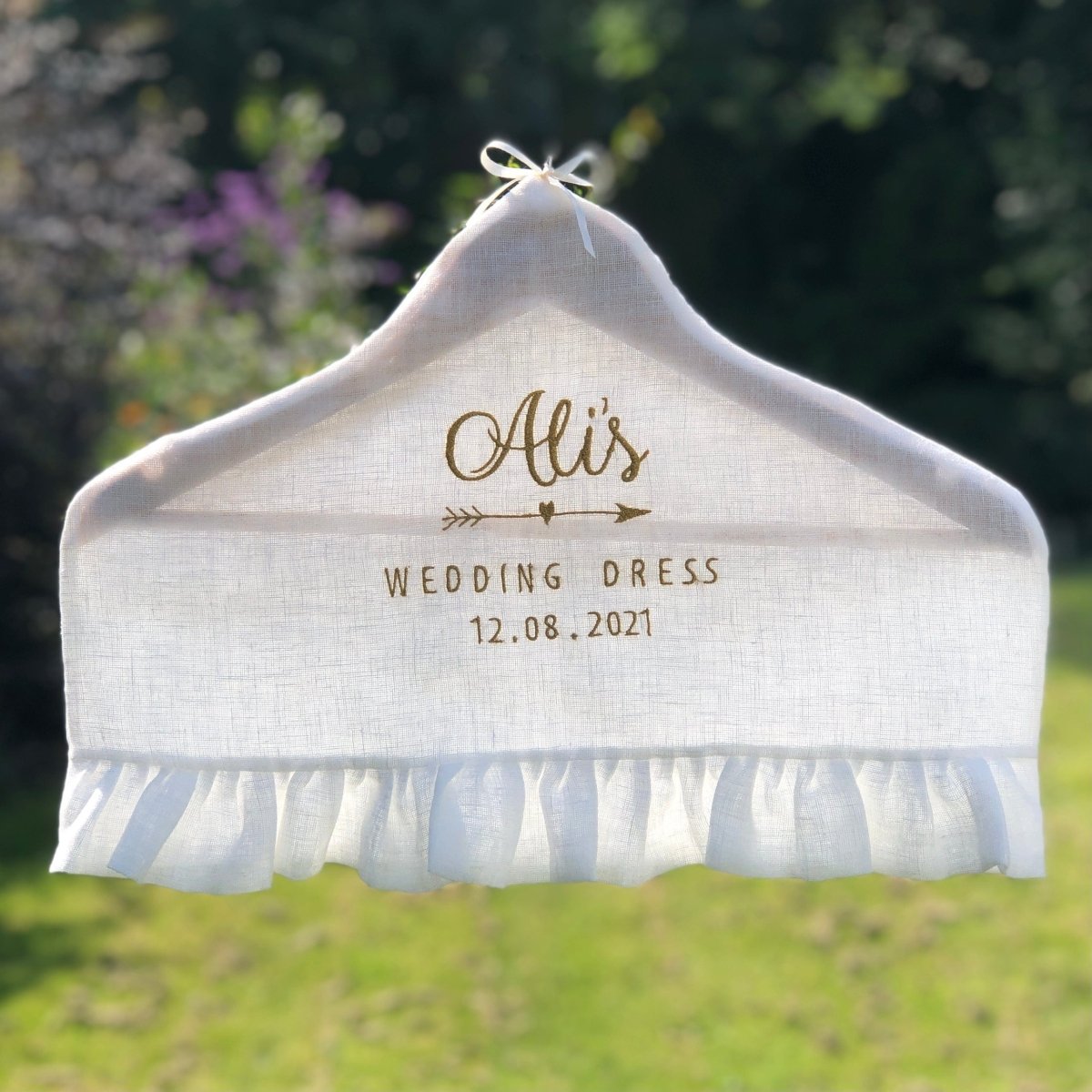 Custom Wedding Dress Hanger - Personalized Bridal Gown Hanger for Wedding Day & Bridal Shower - Perfect for Wedding Photography, Bridal Suite Decor & Gift Giving