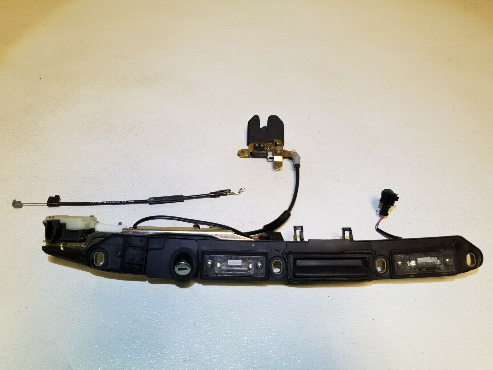 VW Passat License Plate Light Switch & Lock Release Panel 00-05 OEM Replacement Part - Perfect for Headlight Assembly & Door Lock Repair