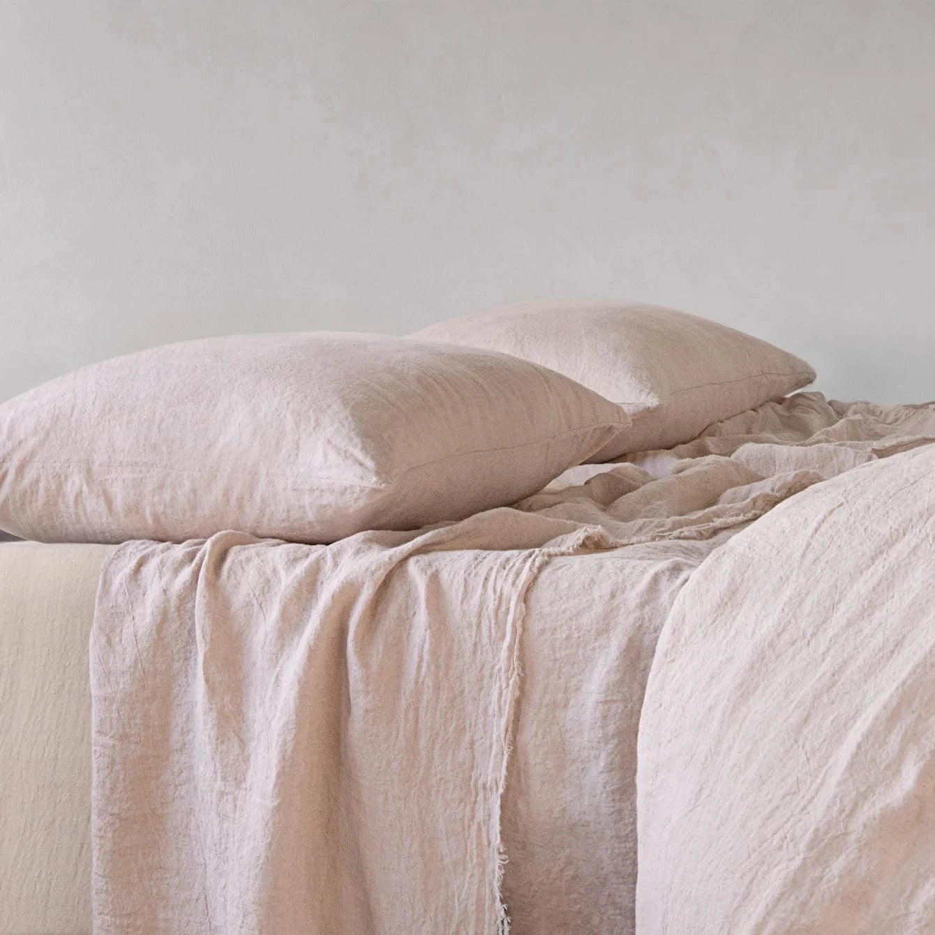 Premium Basix Floss Linen Pillowcase - Breathable & Hypoallergenic Bedding for Side Sleepers - Perfect for Hot Sleepers & Allergy Sufferers - Ideal for Home, Hotel, and Travel Use