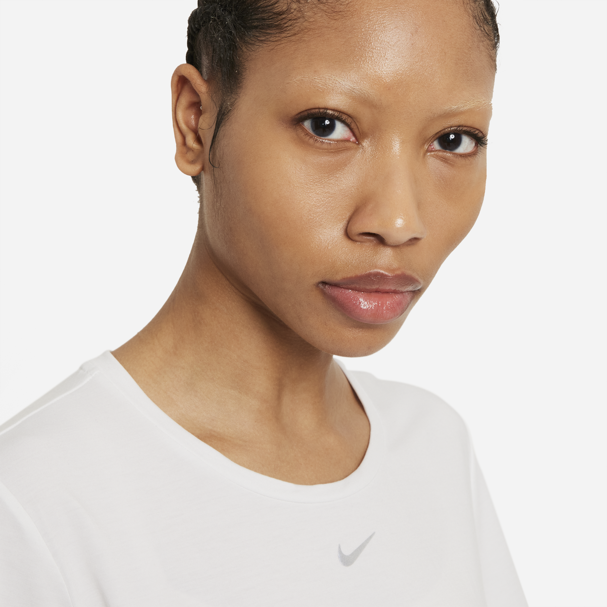 Nike Women's DRI-FIT UV Protection Moisture-Wicking Short Sleeve T-Shirt - White/Reflective Silver - Athletic Workout Top for Running, Yoga & Outdoor Activities