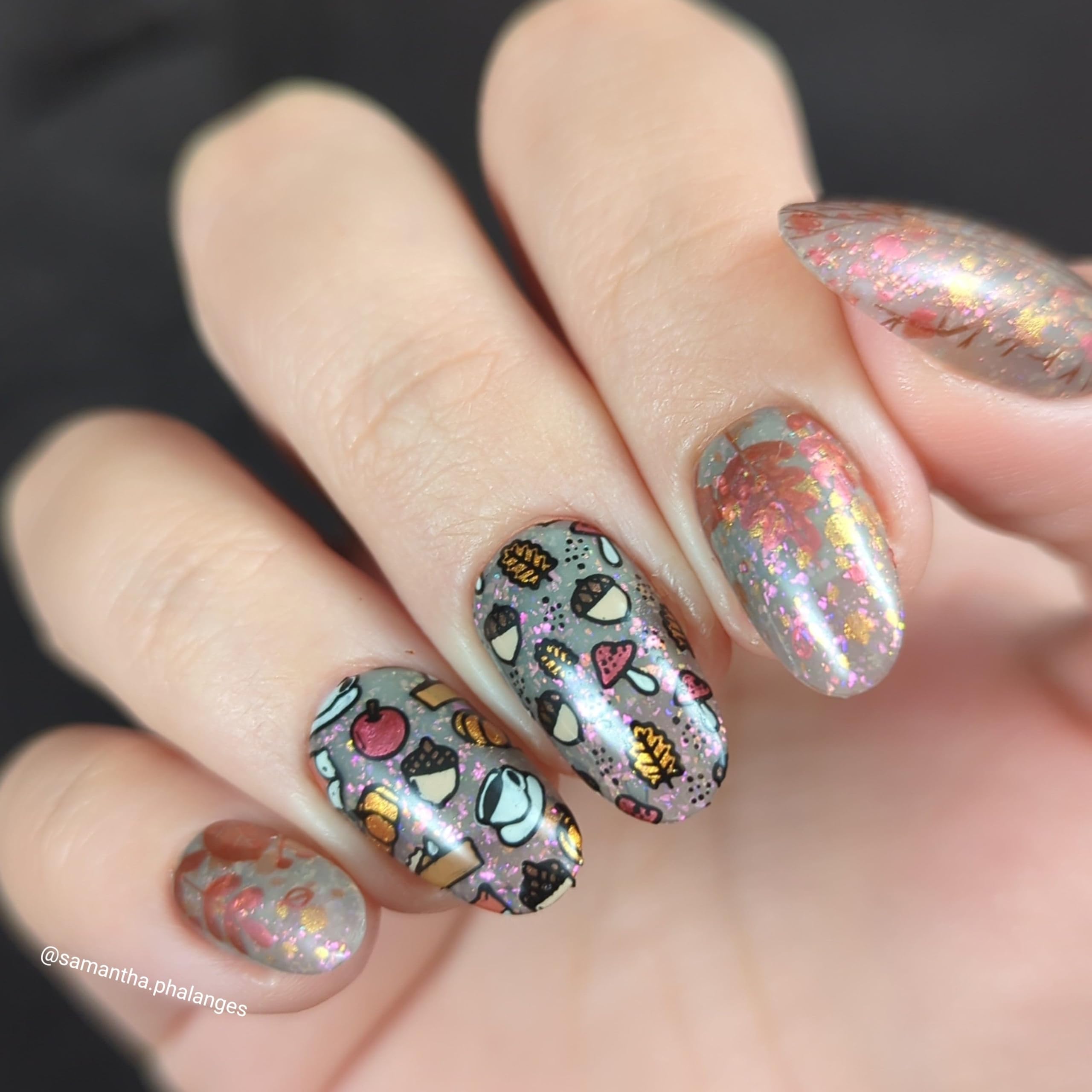 Maniology Falling Leaves Nail Stamping Plate - Oak & Maple Leaf Designs for Autumn Nail Art | DIY Fall Manicure Kit | Perfect for Halloween, Thanksgiving & Seasonal Nail Designs