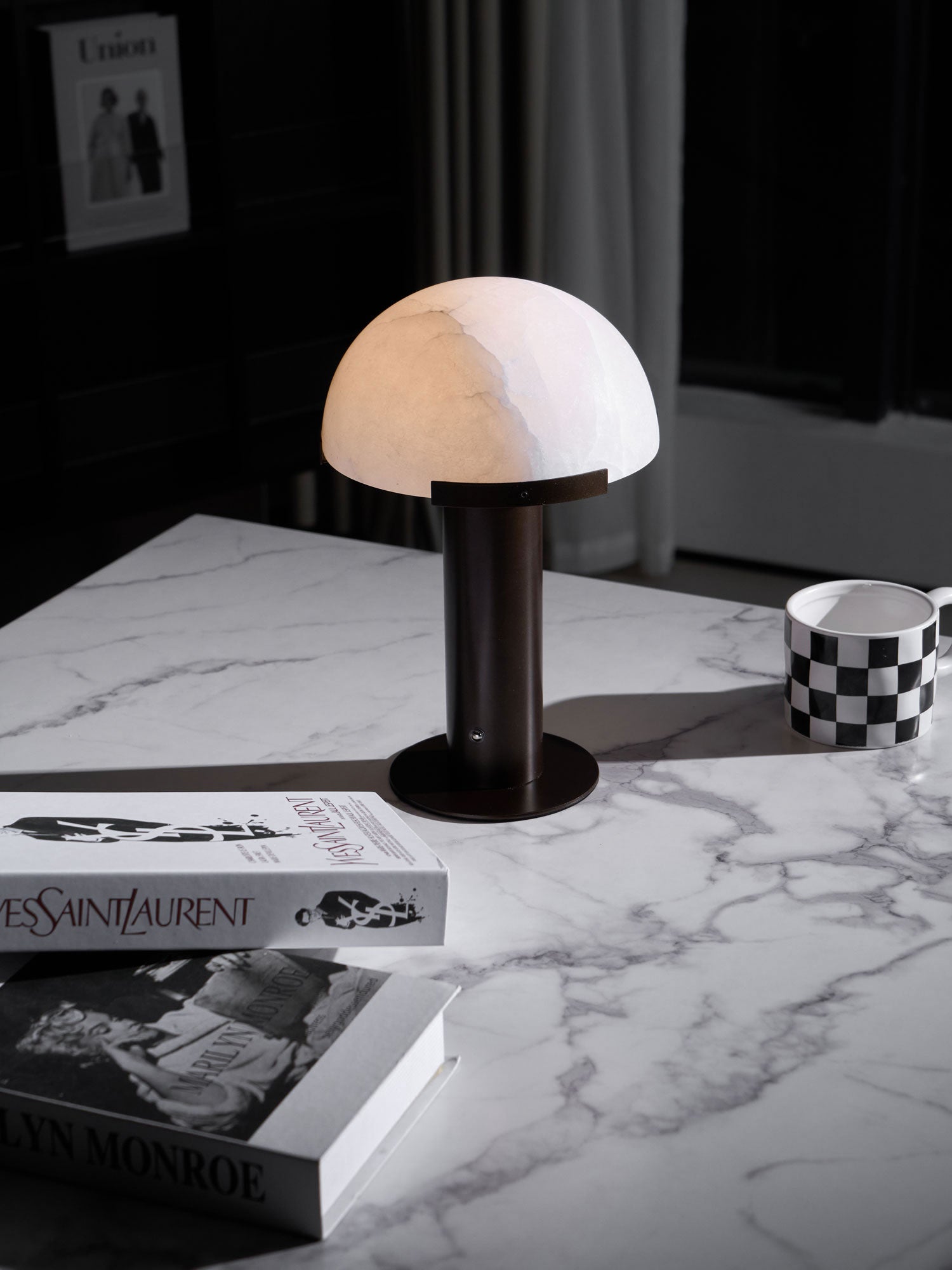 Elegant Alabaster Table Lamp - Modern Home Decor for Living Room, Bedroom & Office - Perfect for Reading, Relaxing & Enhancing Ambiance