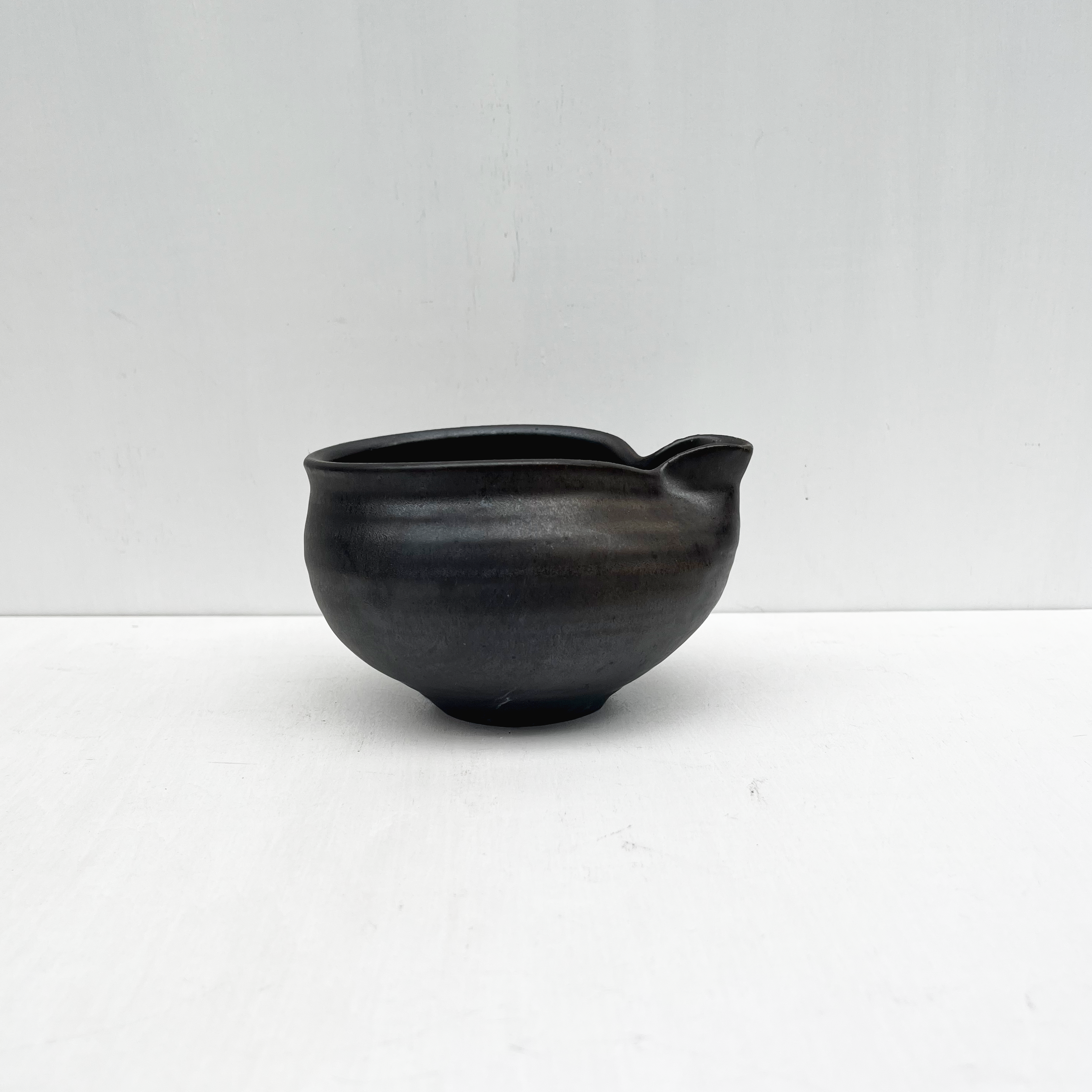 Premium Japanese Matcha Bowl Set - Handcrafted Dark Brown Ceramic Tea Cup for Traditional Tea Ceremony | Perfect for Zen Meditation, Home Decor & Gift Giving