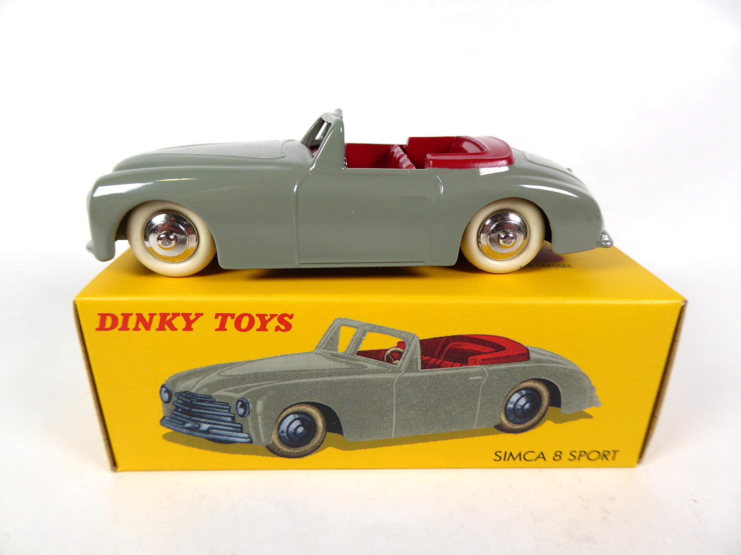 Dinky Toys DeAgostini Simca 8 Sport 24S Diecast Model Car - Vintage Collectible Toy for Display & Racing Enthusiasts - Perfect for Home Decor, Gift Giving & Car Collections