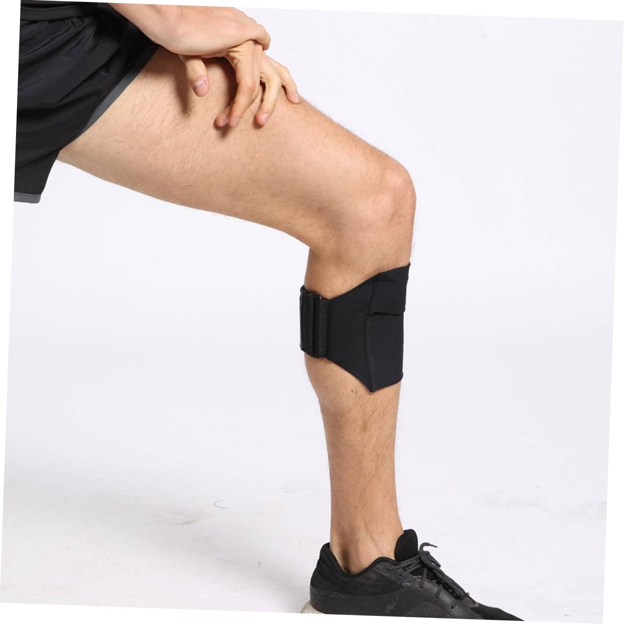 Universal Phone Holder for Running & Leg Exercise - Adjustable Hook & Loop Tape for Secure Phone Storage - Perfect for Jogging, Gym Workouts & Outdoor Activities