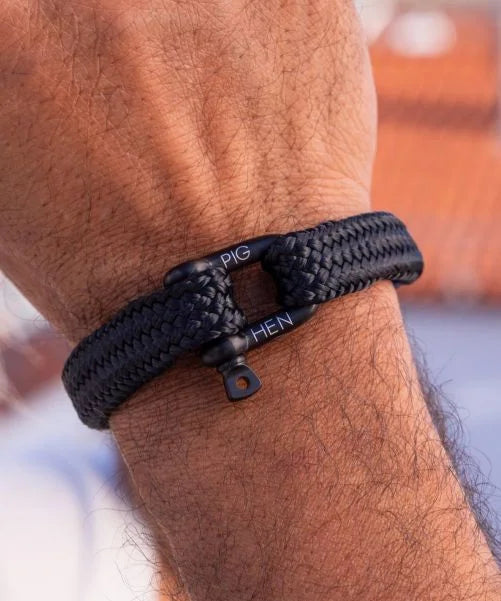 Pig & Hen Gorgeous George Rope Bracelet for Men - Black & Black Paracord Bracelet - Durable Adjustable Survival Bracelet for Outdoor, Hiking & Everyday Wear