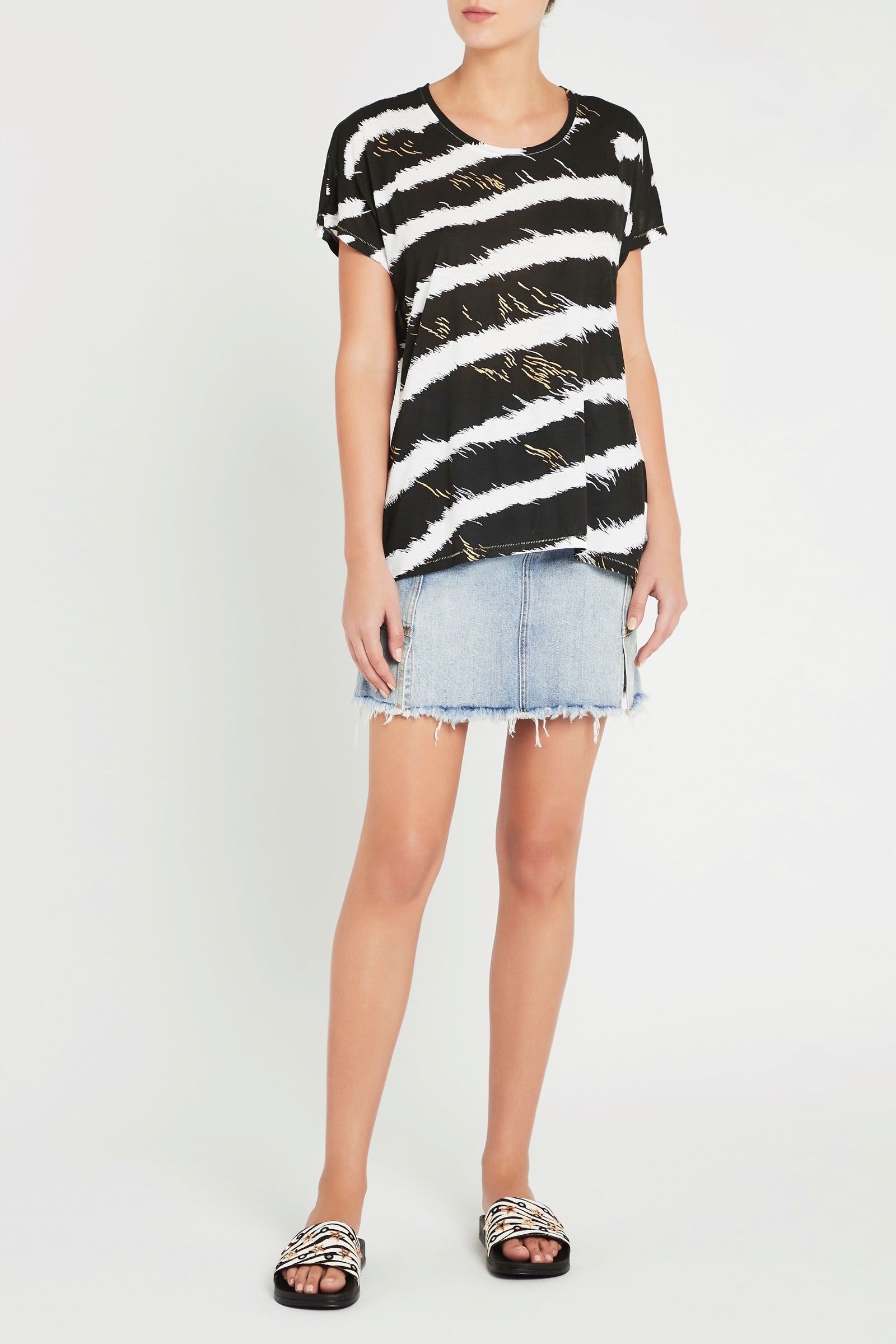 Animalia Graphic T-Shirt for Men & Women - Trendy Animal Print Cotton Tee for Casual Wear, Street Style & Everyday Outfits
