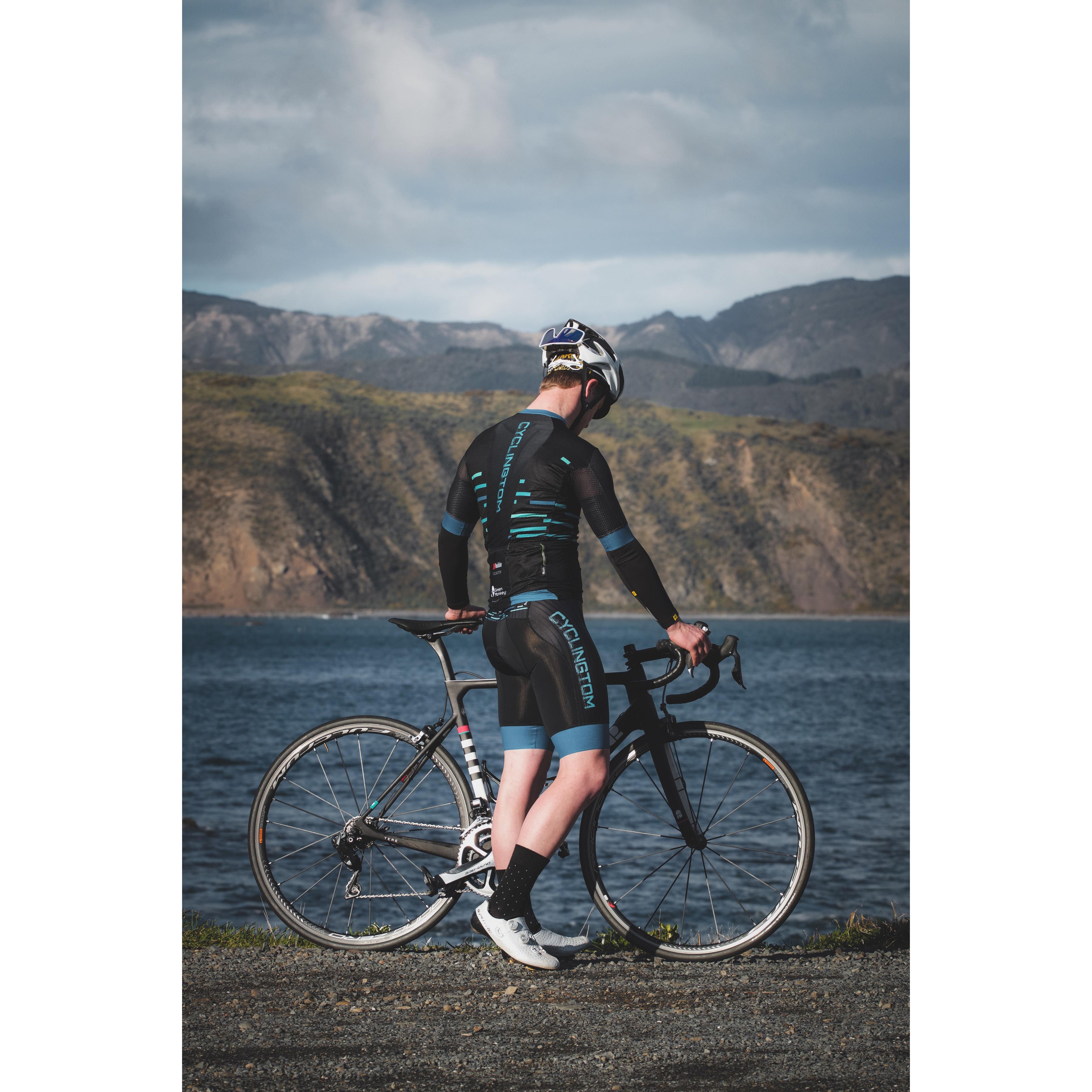 LIMITED EDITION CyclingTom Kit - Premium BIB SHORTS for Men & Women | High-Performance Cycling Shorts for Road & Mountain Biking | Moisture-Wicking & Breathable Fabric for Comfortable Long Rides