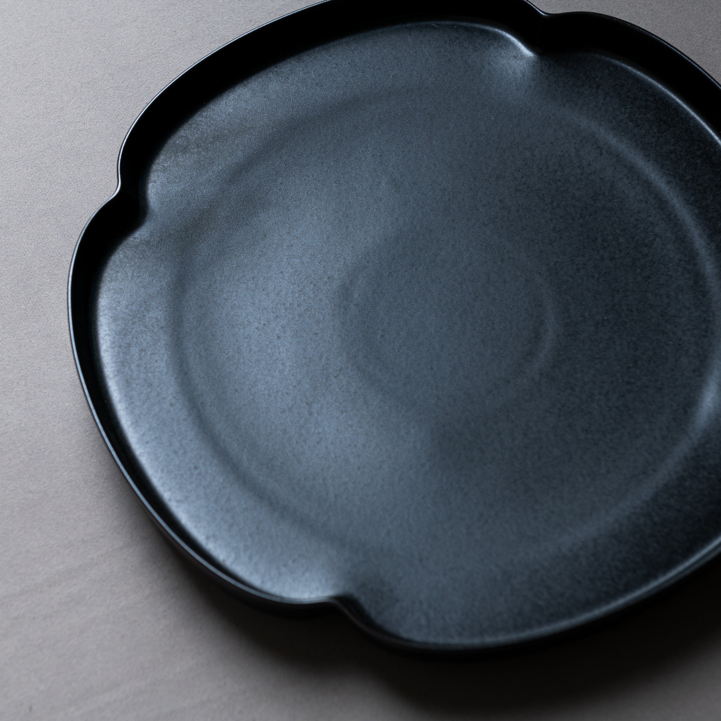 Tsudoi Shallow Plate - Clover & Matte Black Ceramic Dish for Sushi, Appetizers & Desserts | Elegant Japanese Tableware for Home Dining & Party Serving