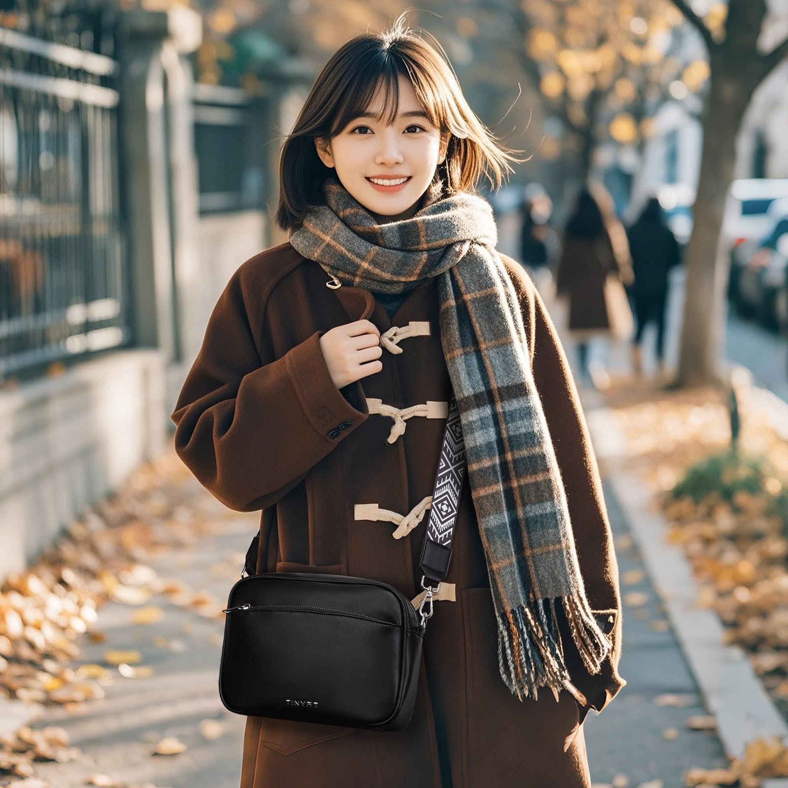 TINYAT Women's Small Crossbody Bag with Adjustable Wide Strap - Stylish Shoulder Purse for Everyday Use, Travel & Shopping