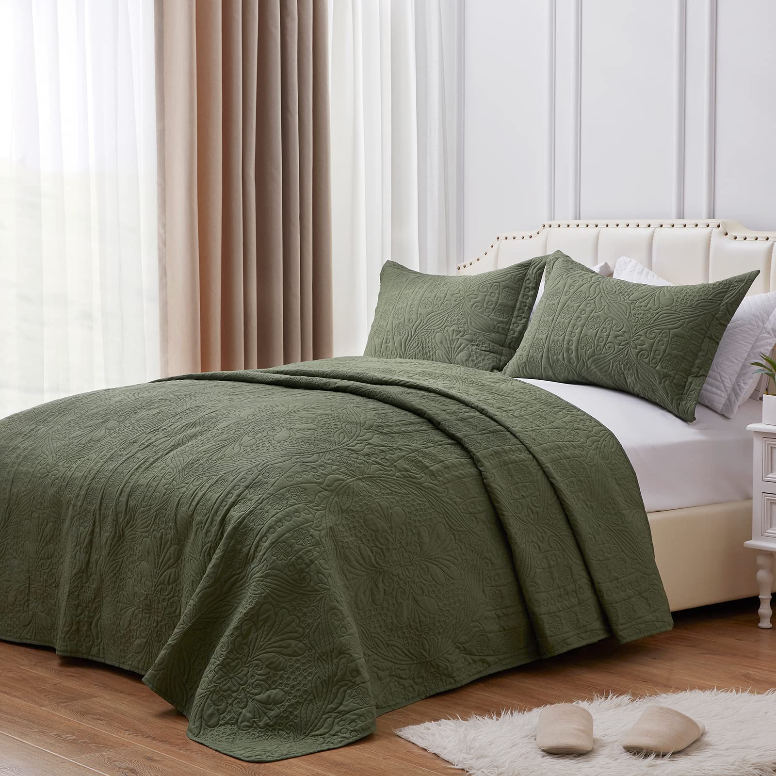 SunStyle Lightweight Twin Size Quilt Set - Olive Green Down Alternative Summer Bedspread & Pillow Sham (2-Piece) | All-Season Soft Coverlet for Bedroom, Guest Room & Dorm