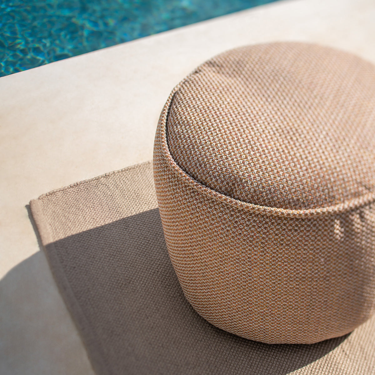 Premium Waterproof Donut Outdoor Pouf - Stylish Patio Seating for Garden, Poolside & Backyard Relaxation