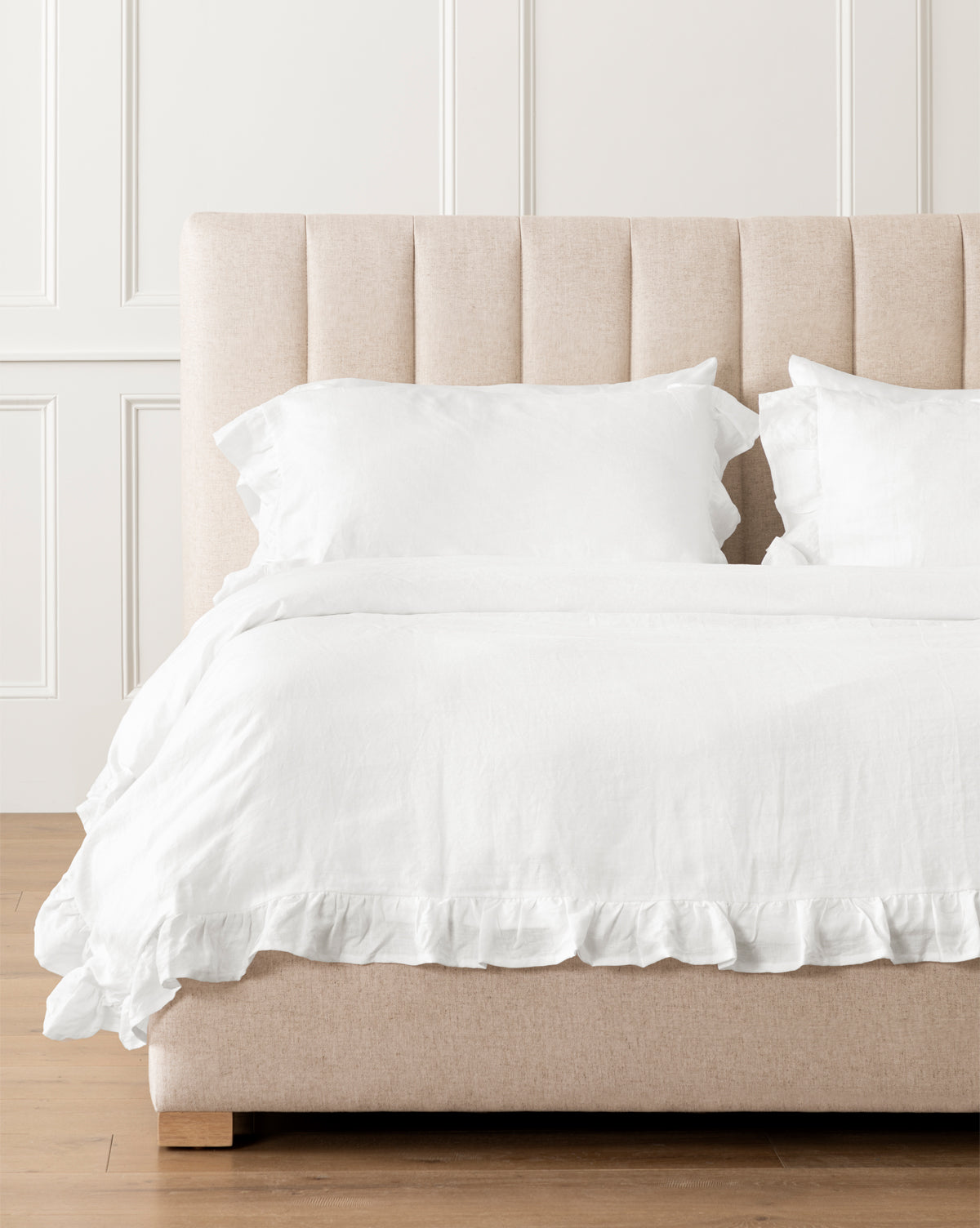 Elegant White Linen Duvet Cover with Ruffle Trim - Soft & Breathable Bedding Set for Master Bedroom, Guest Room, or Airbnb - Queen/King Size Available